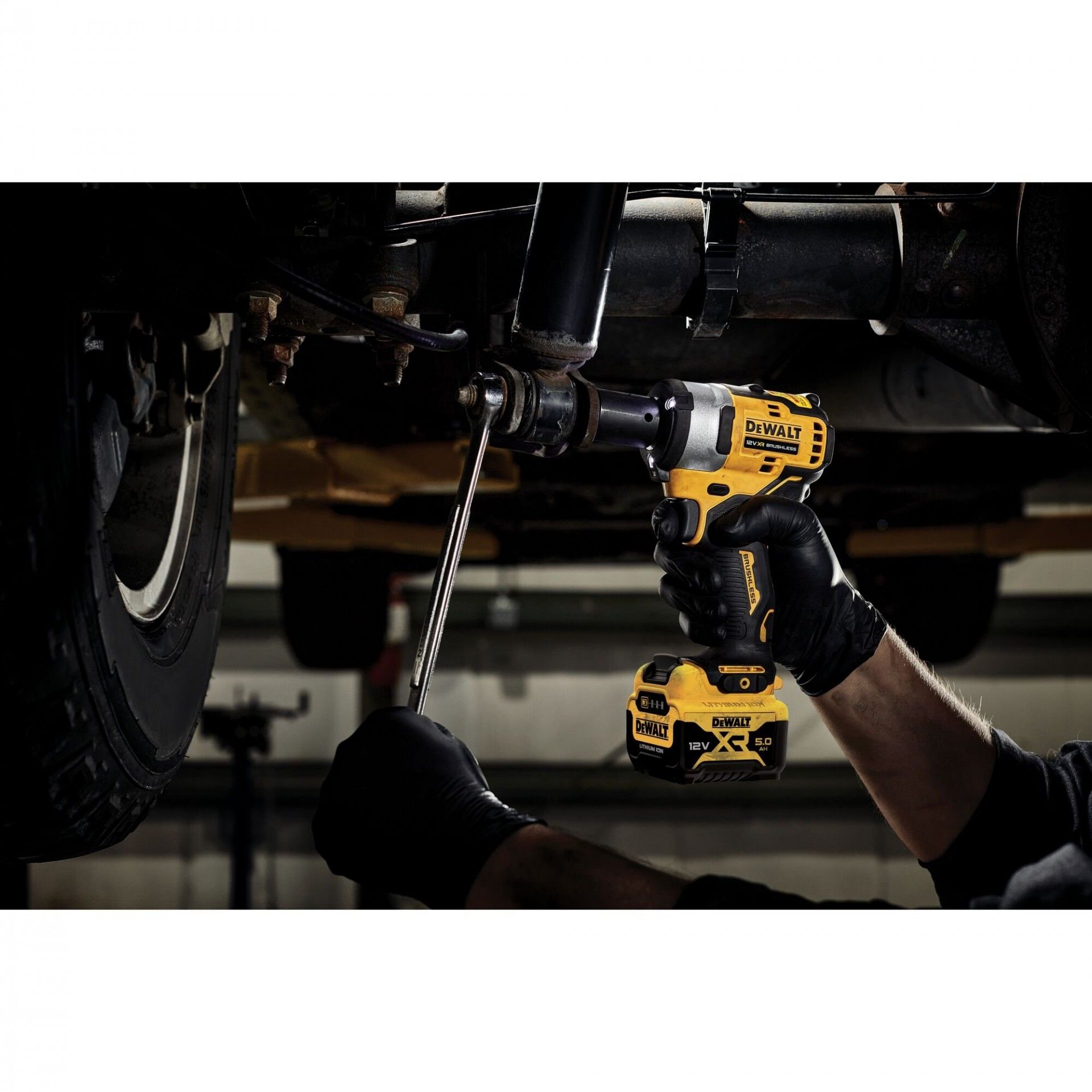 Chave de Impacto sem escovas XR 12V Li-Ion 2x5.0Ah refª DCF901P2-QW DEWALT