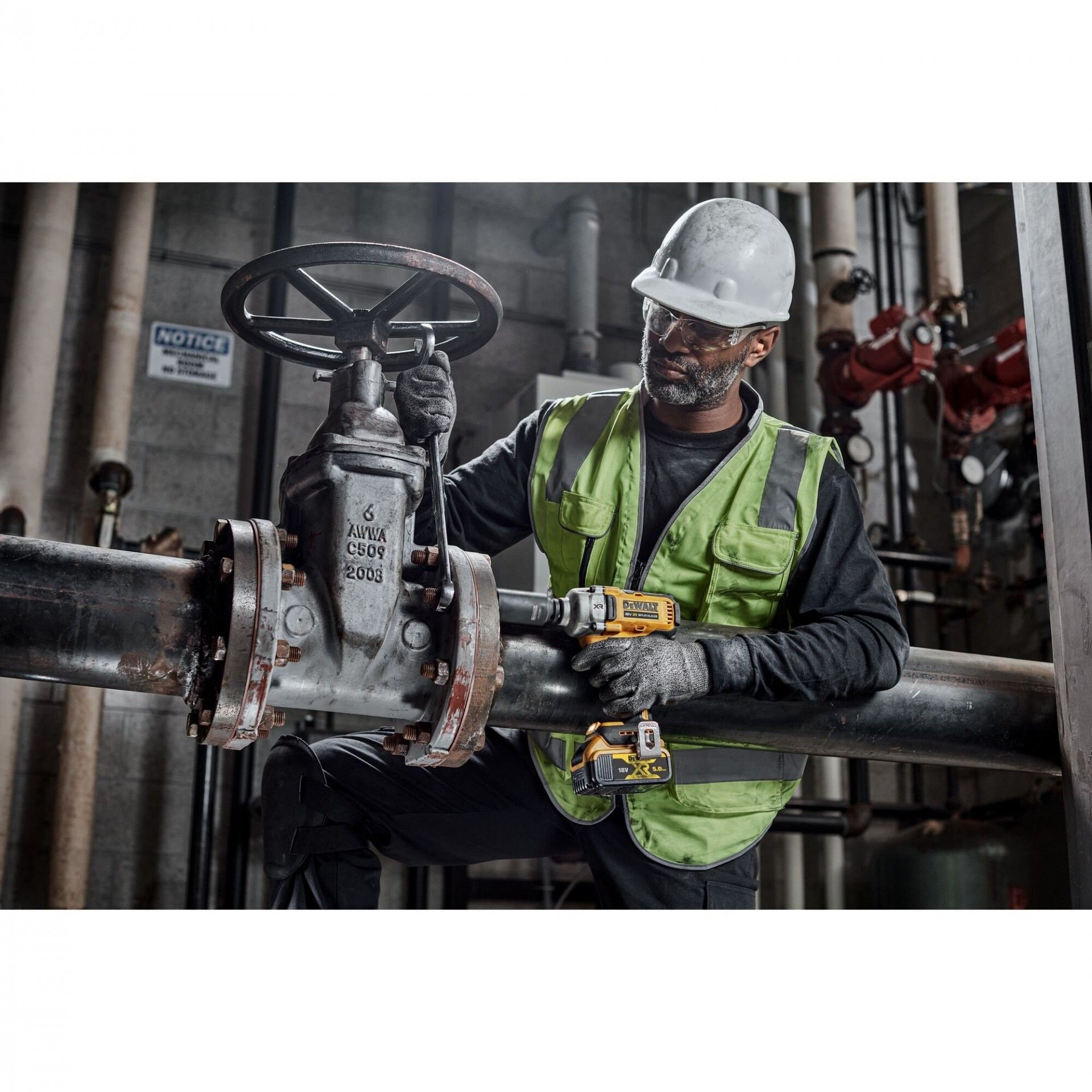 Chave impacto DCF891P2T-QW 18v 2x5.0ah Brushless DEWALT