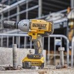 Chave de Impacto sem escovas XR 18V 3/4" refª DCF897NT-XJ DEWALT Chave de Impacto sem escovas XR 18V 3/4" refª DCF897NT-XJ DEWALT