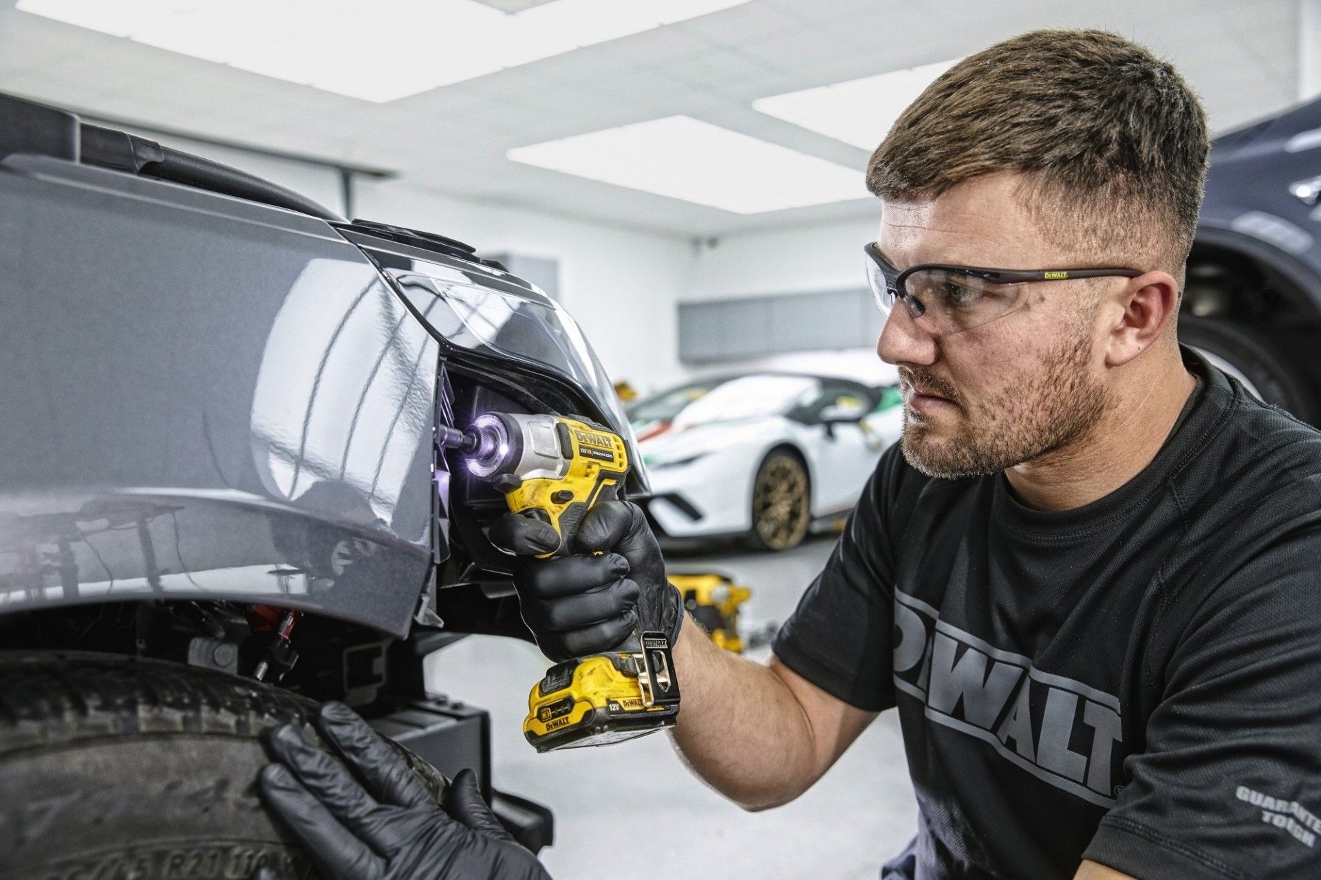 DCF801N-XJ Aparafusadora de Impacto sem escovas XR 12V sem carregador/bateria refª DCF801N-XJ DEWALT