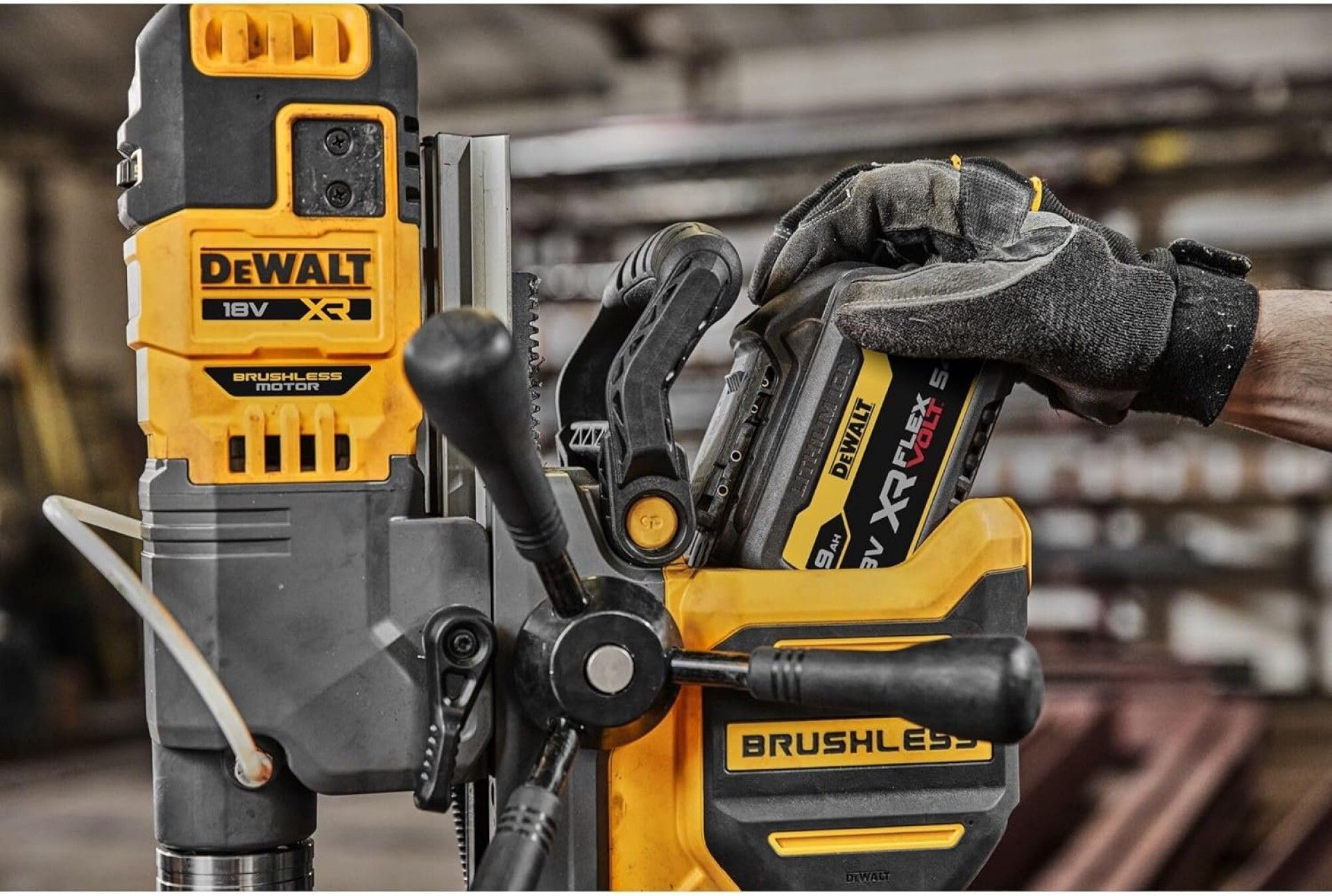 Coluna eletromagnética DeWalt 18V Brushless DCD1623N-XJ