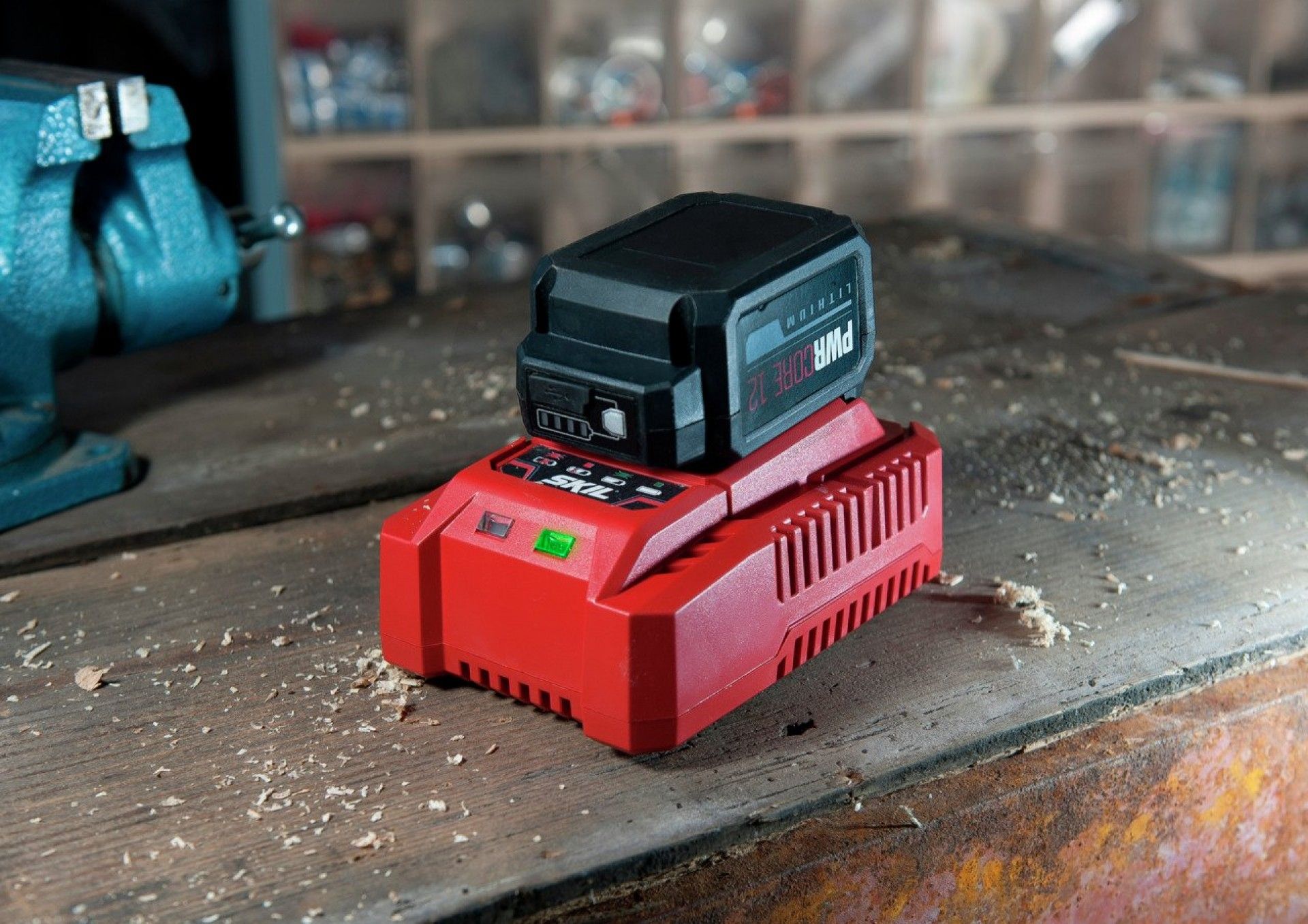 Carregador de 12V Carregad refª CR1E2730AA Skil