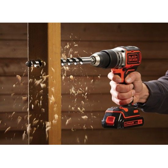 Aparafusadora com Percussão Brushless 18V 1.5Ah com 2 baterias e mala refª BL188KB BLACK DECKER Aparafusadora com Percussão Brushless 18V 1.5Ah com 2 baterias e mala refª BL188KB BLACK DECKER