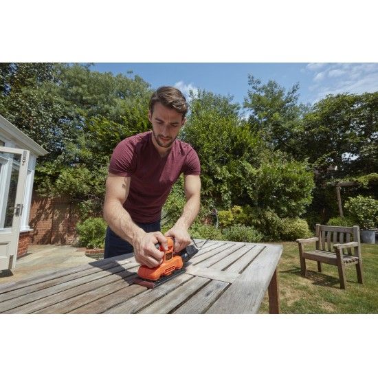 Lixadora Vibratória 150W de 1/3 Folha refª BEW220 BLACK DECKER Lixadora Vibratória 150W de 1/3 Folha refª BEW220 BLACK DECKER