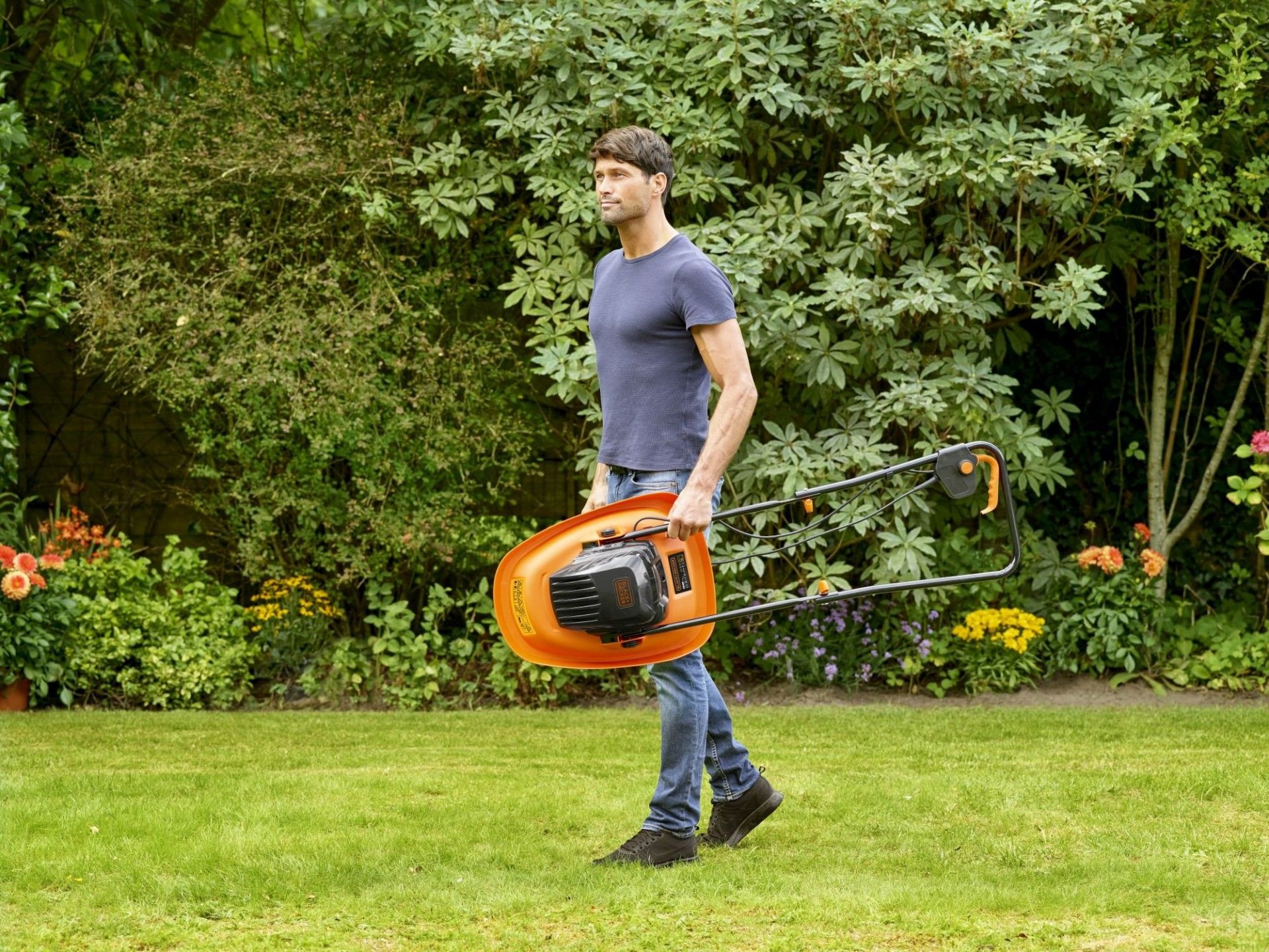 Corta-relvas aerostatico 1200W 30cm refª BEMWH551 BLACK DECKER