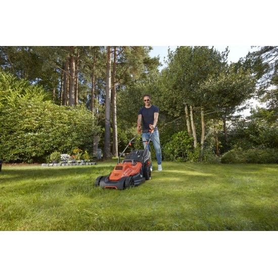Corta-Relvas 1600W 38cm com punho ergonómico refª BEMW471BH BLACK DECKER Corta-Relvas 1600W 38cm com punho ergonómico refª BEMW471BH BLACK DECKER