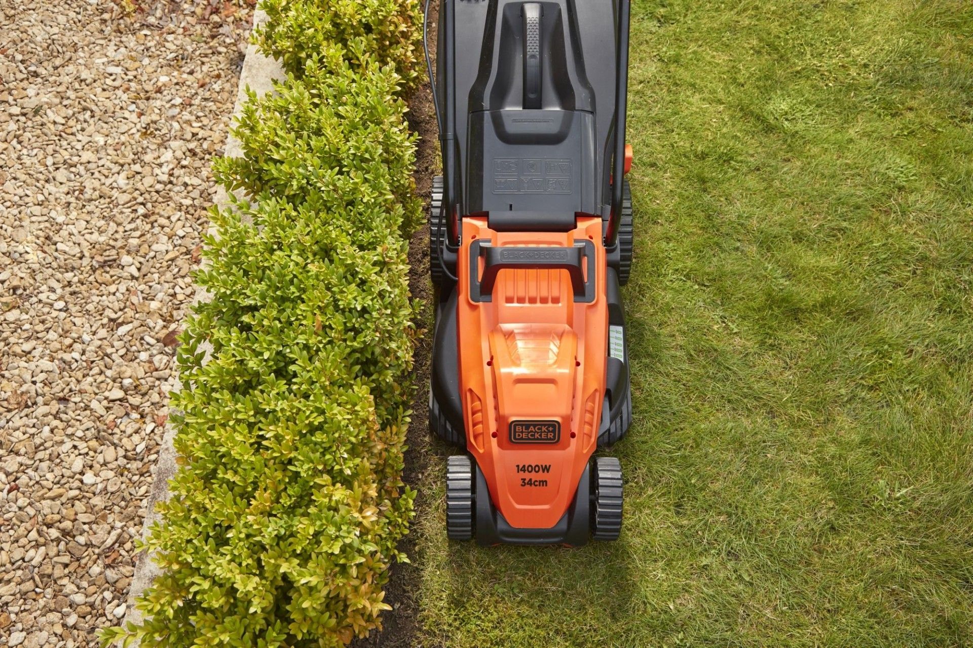 Corta-Relvas 1400W 34cm com punho ergonómico refª BEMW461BH BLACK DECKER