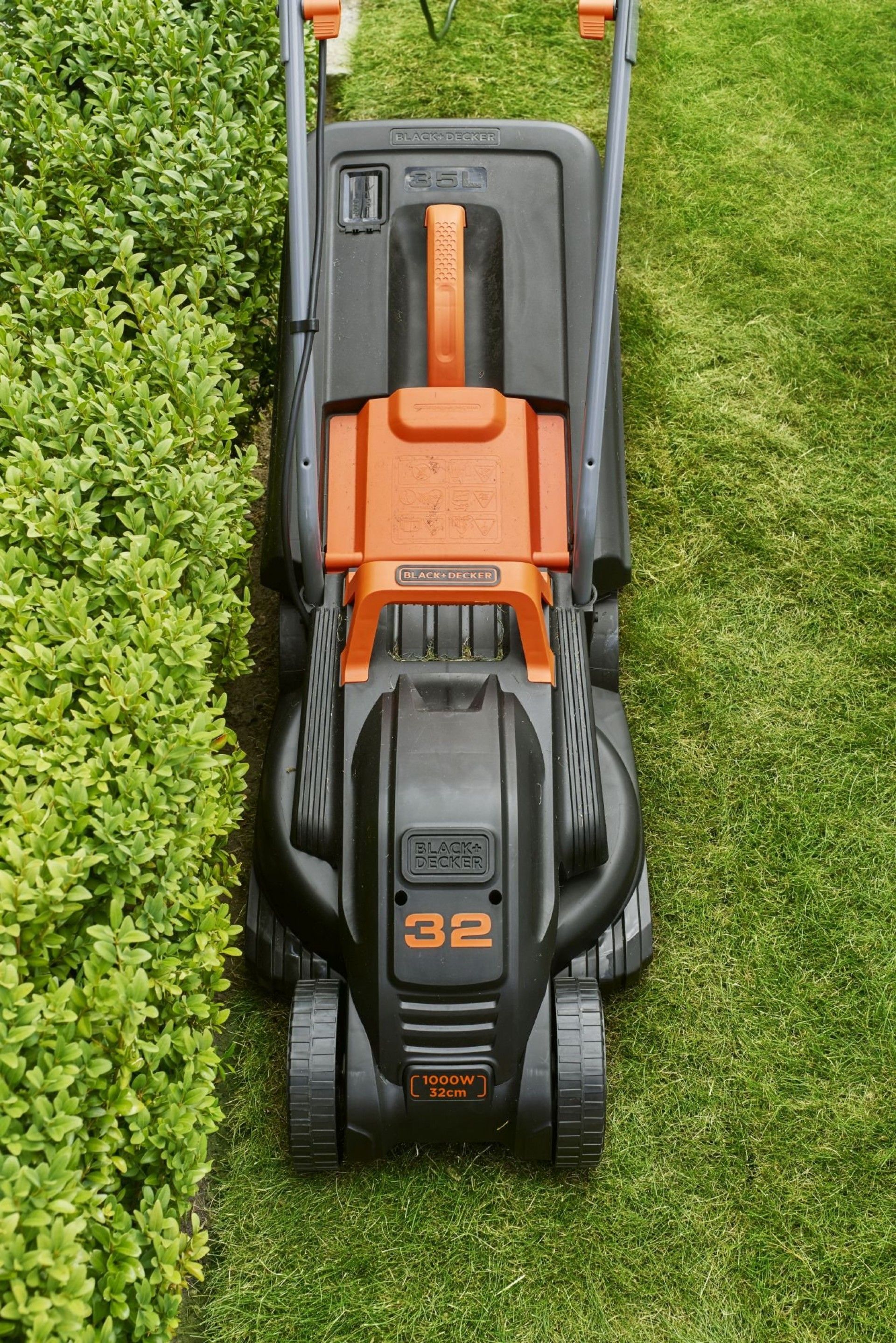 Corta-relvas 1000W 32cm refª BEMW351 BLACK DECKER