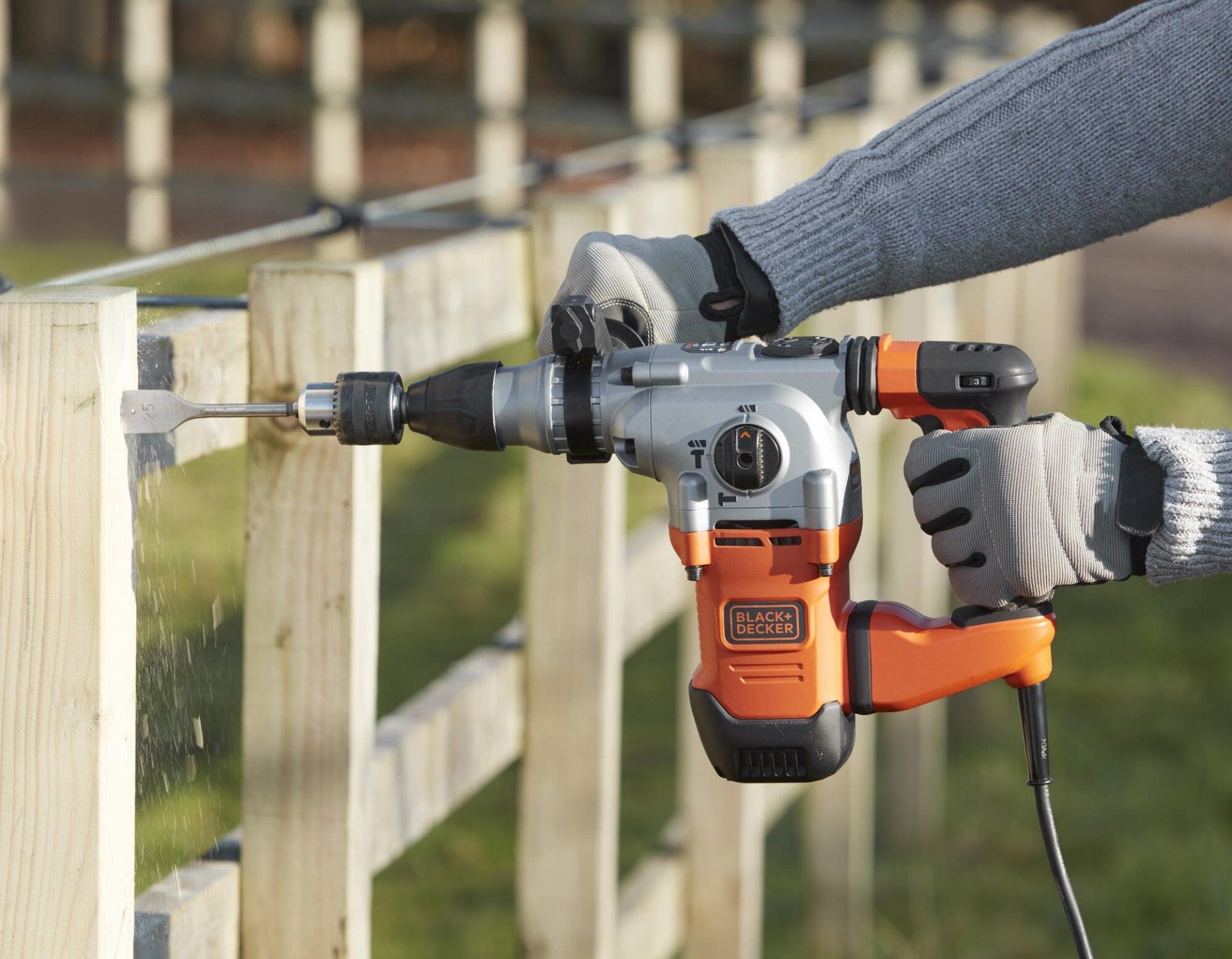 Martelo SDS-Plus 1250W com mala refª BEHS03K BLACK DECKER