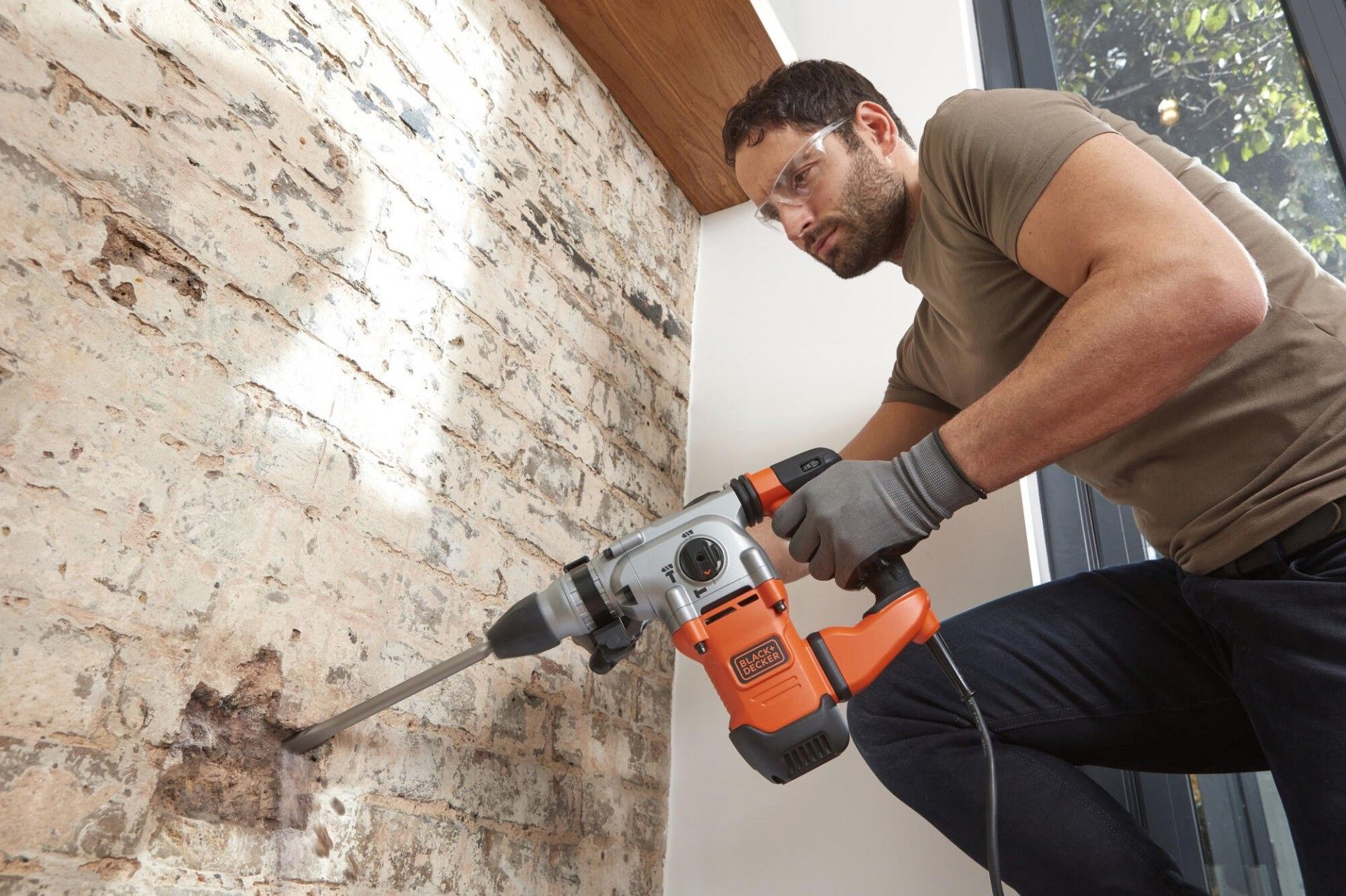 Martelo SDS-Plus 1250W com mala refª BEHS03K BLACK DECKER