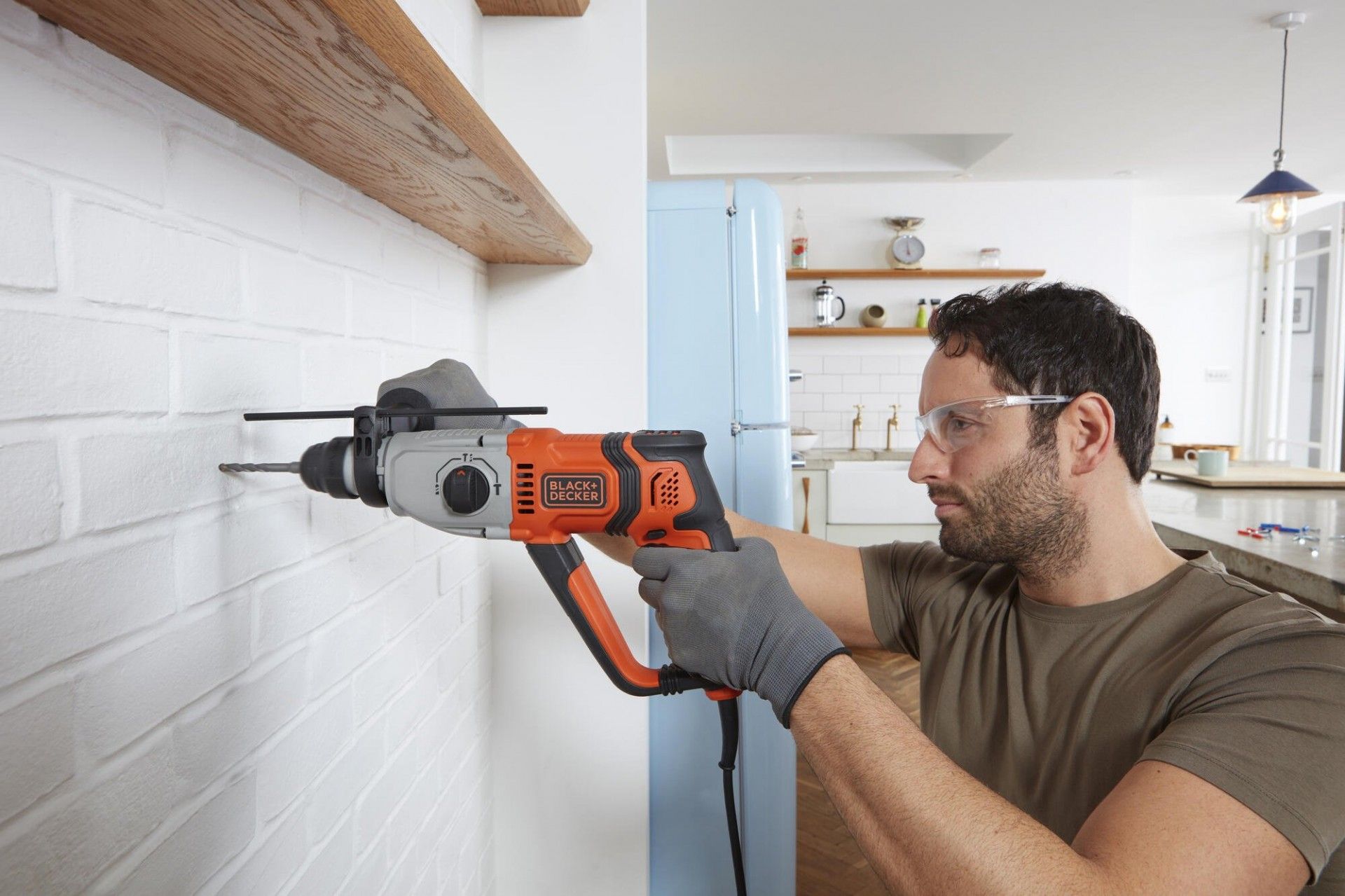 Martelo SDS-Plus 800W com mala refª BEHS02K BLACK DECKER