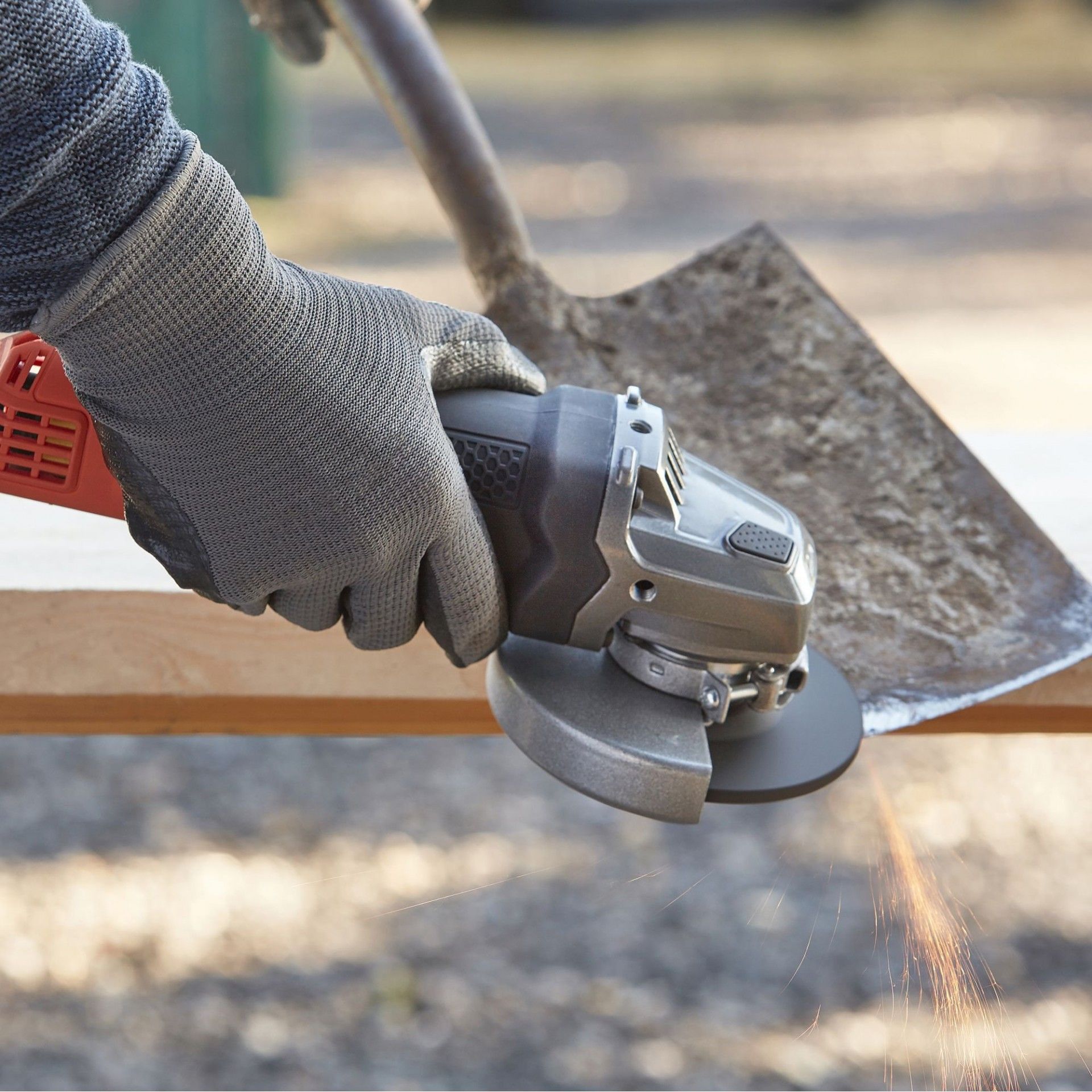 KIT REBARBADORA BEG220KA5-QS 125MM BLACK DECKER