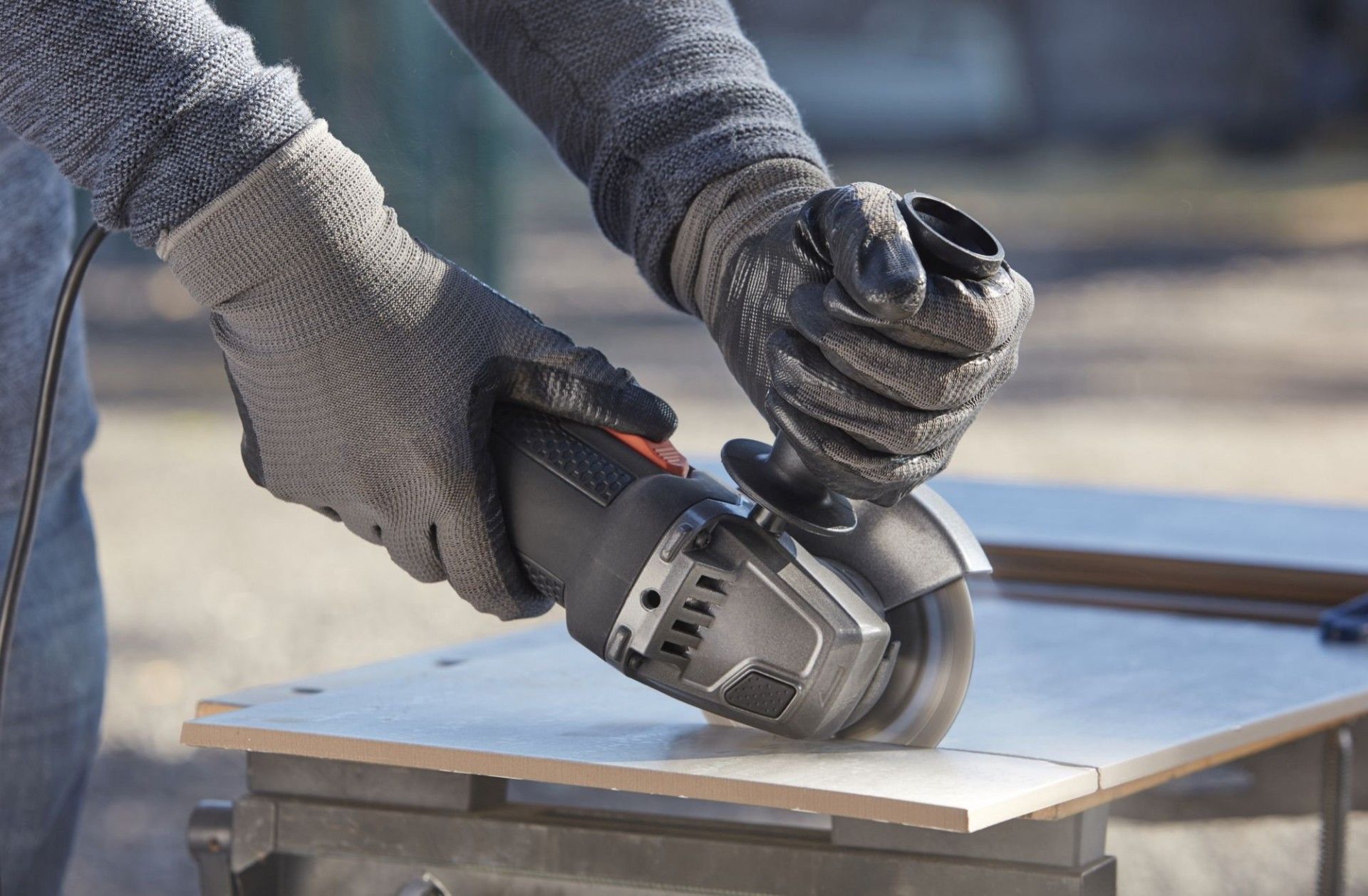 Rebarbadora 900W 125mm refª BEG220 BLACK DECKER