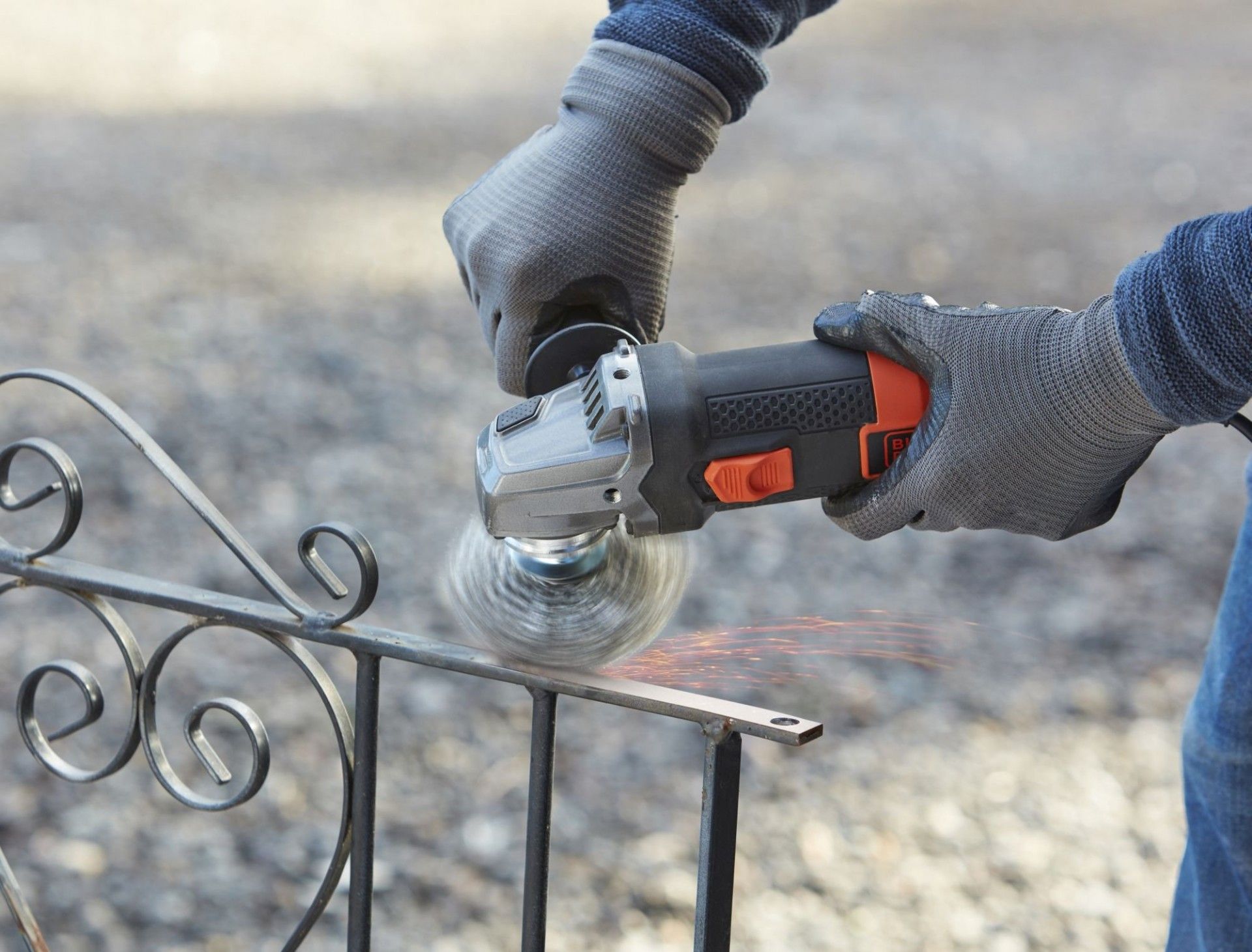 Rebarbadora 900W 125mm refª BEG220 BLACK DECKER