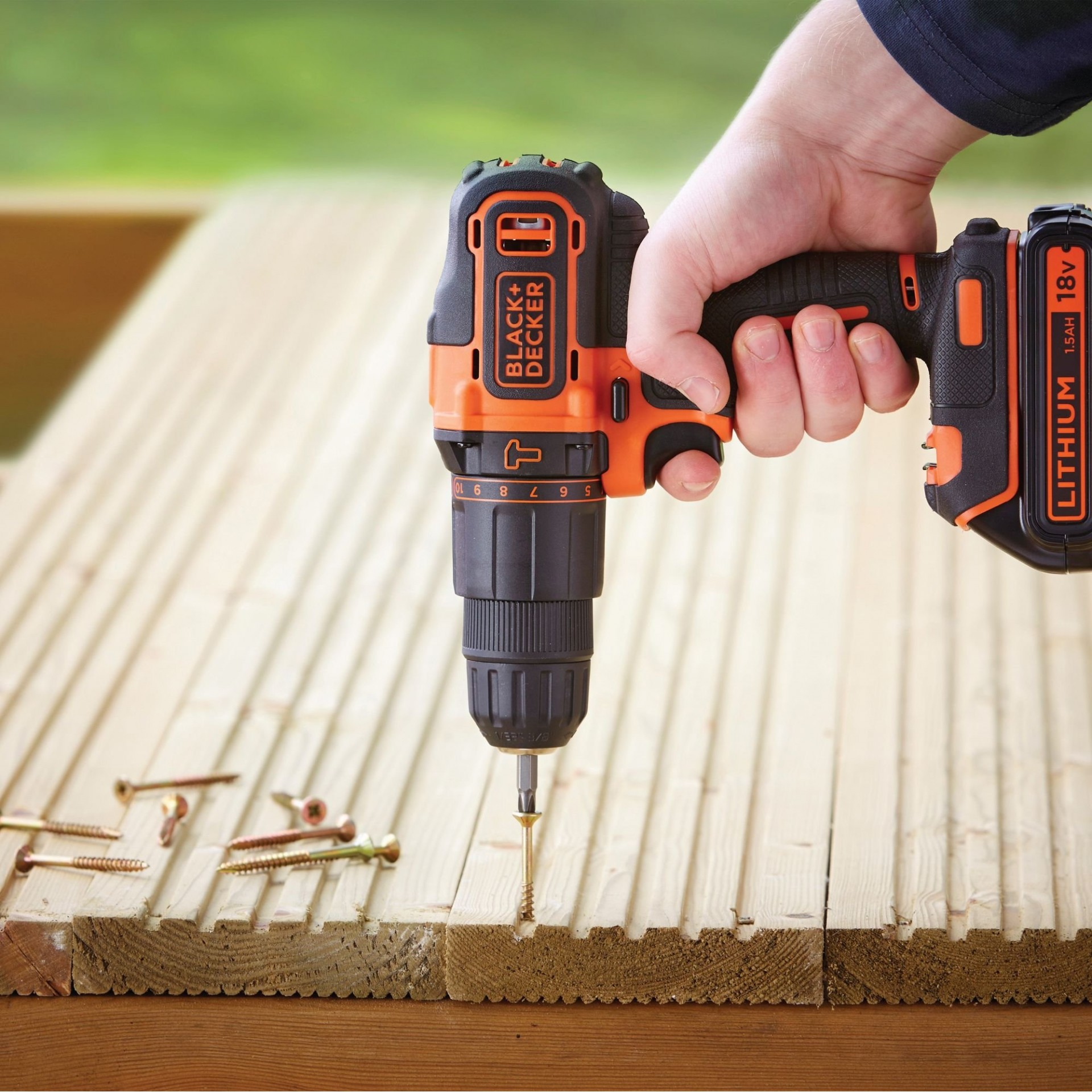 Aparafusadora com Percussão 18V 1.5Ah Lítio refª BDCHD18K BLACK DECKER