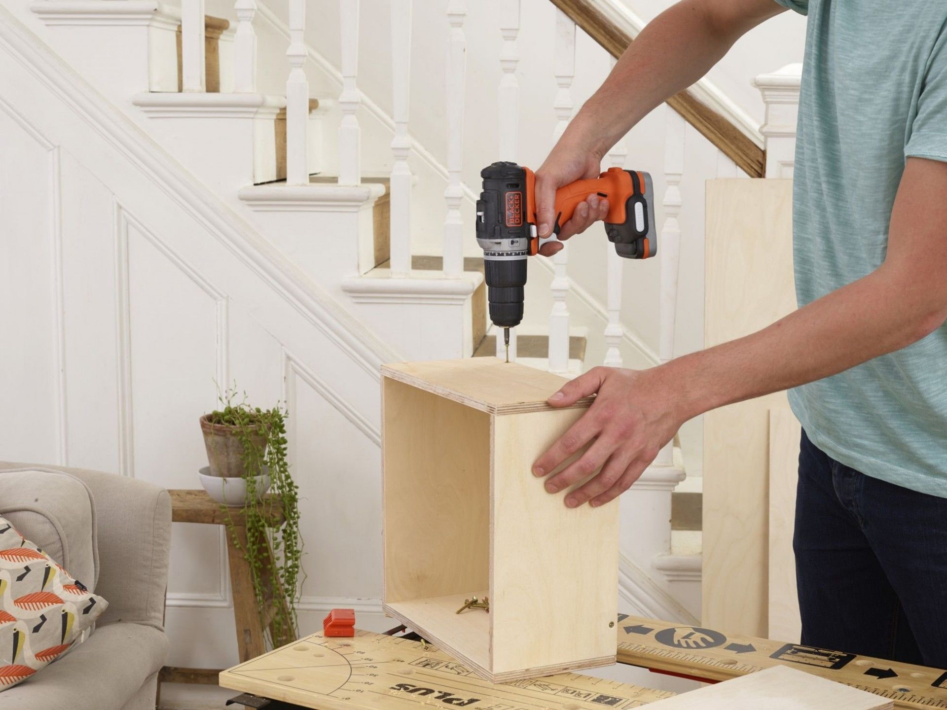 Aparafusadora com Percussão 12V 1,5Ah Litio refª BDCHD12S1 BLACK DECKER
