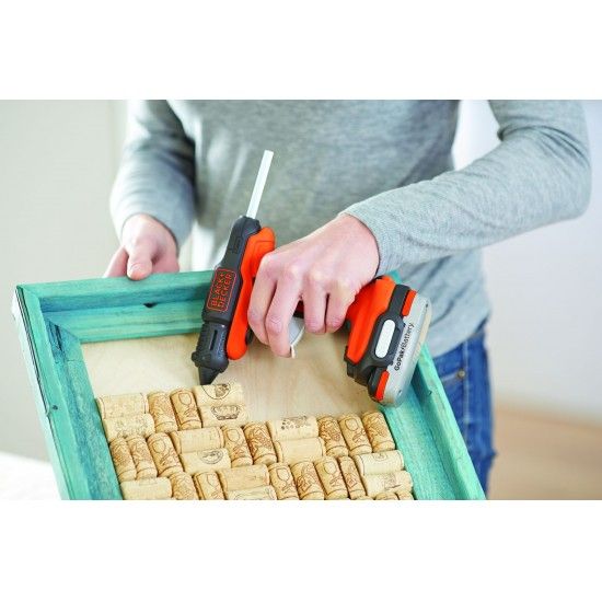 PISTOLA COLA QUENTE 12V SOLO BDCGG12N-XJ BLACK DECKER PISTOLA COLA QUENTE 12V SOLO BDCGG12N-XJ BLACK DECKER