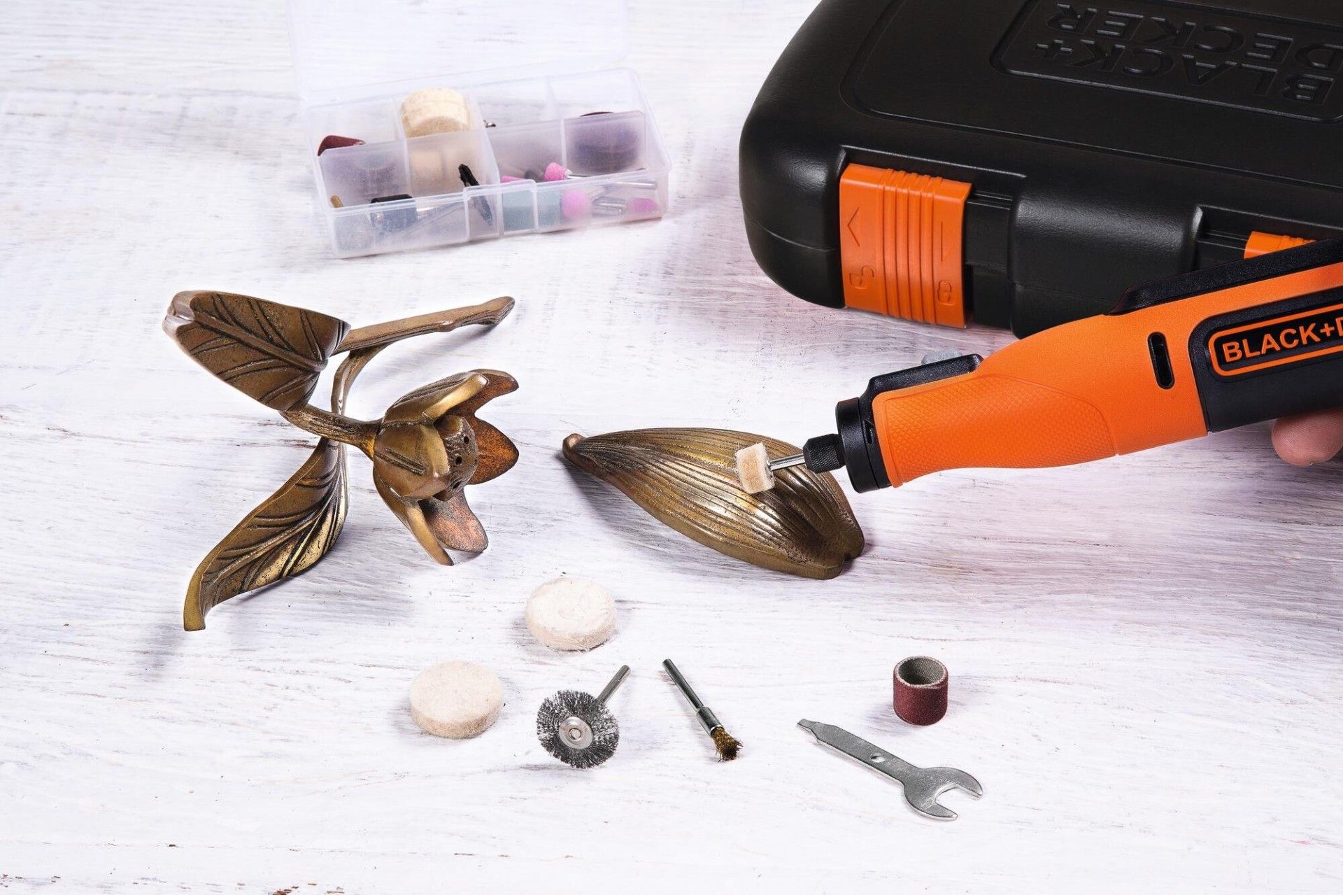 Multiferramenta rotativa 7,2v refª BCRT8IK-XJ BLACK DECKER