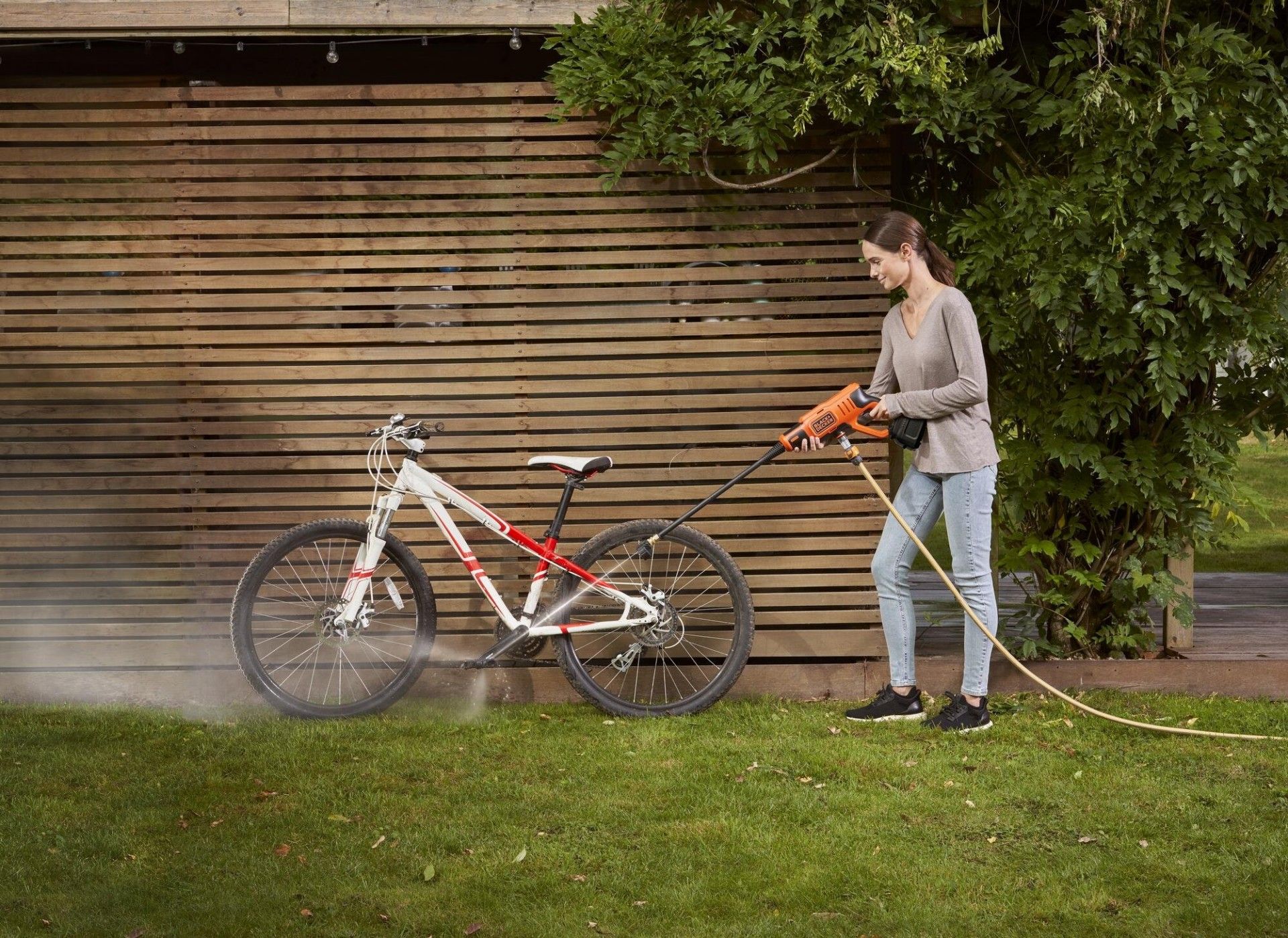 LAVADORA ALTA PRESSÃO 18V 2.0Ah BCPC18D1-QW BLACK DECKER