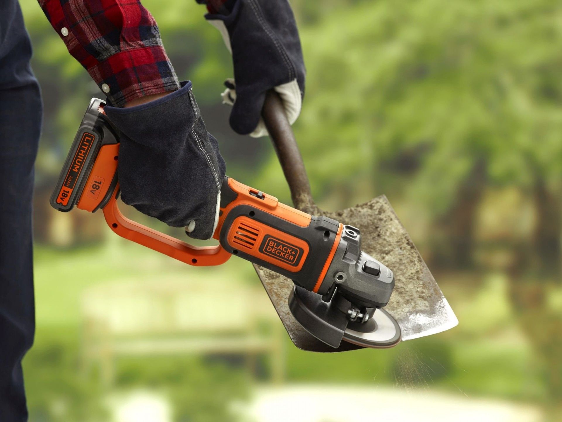 Rebarbadora 18V sem bateria/carregador refª BCG720N BLACK DECKER