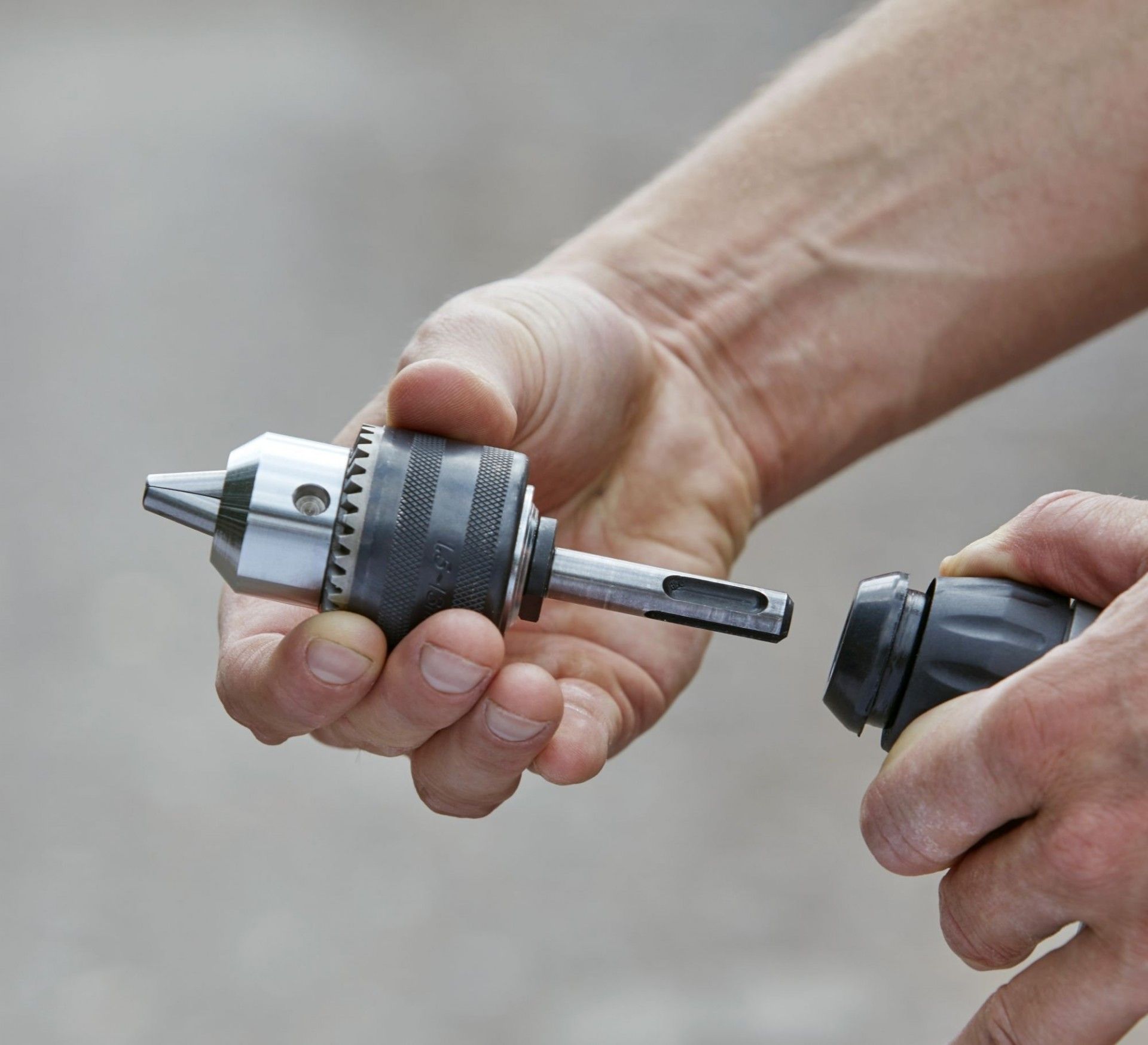 Martelo SDS-Plus 18V com 2 baterias 2,5Ah e mala refª BCD900E2K BLACK DECKER