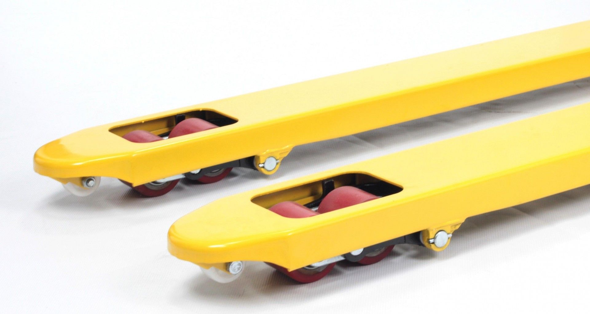 Porta-Paletes Hidráulico, 2.5T, PU, 540x1150mm refª 65248 MADER