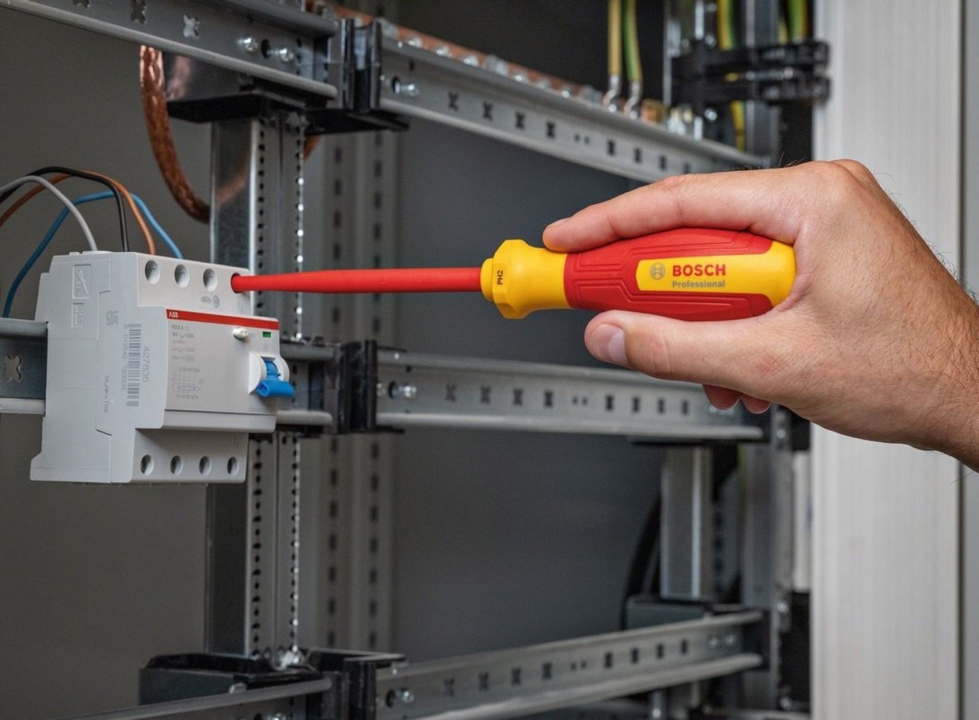 Mala ferramentas VDE Bosch 14pç 1600A02NF9