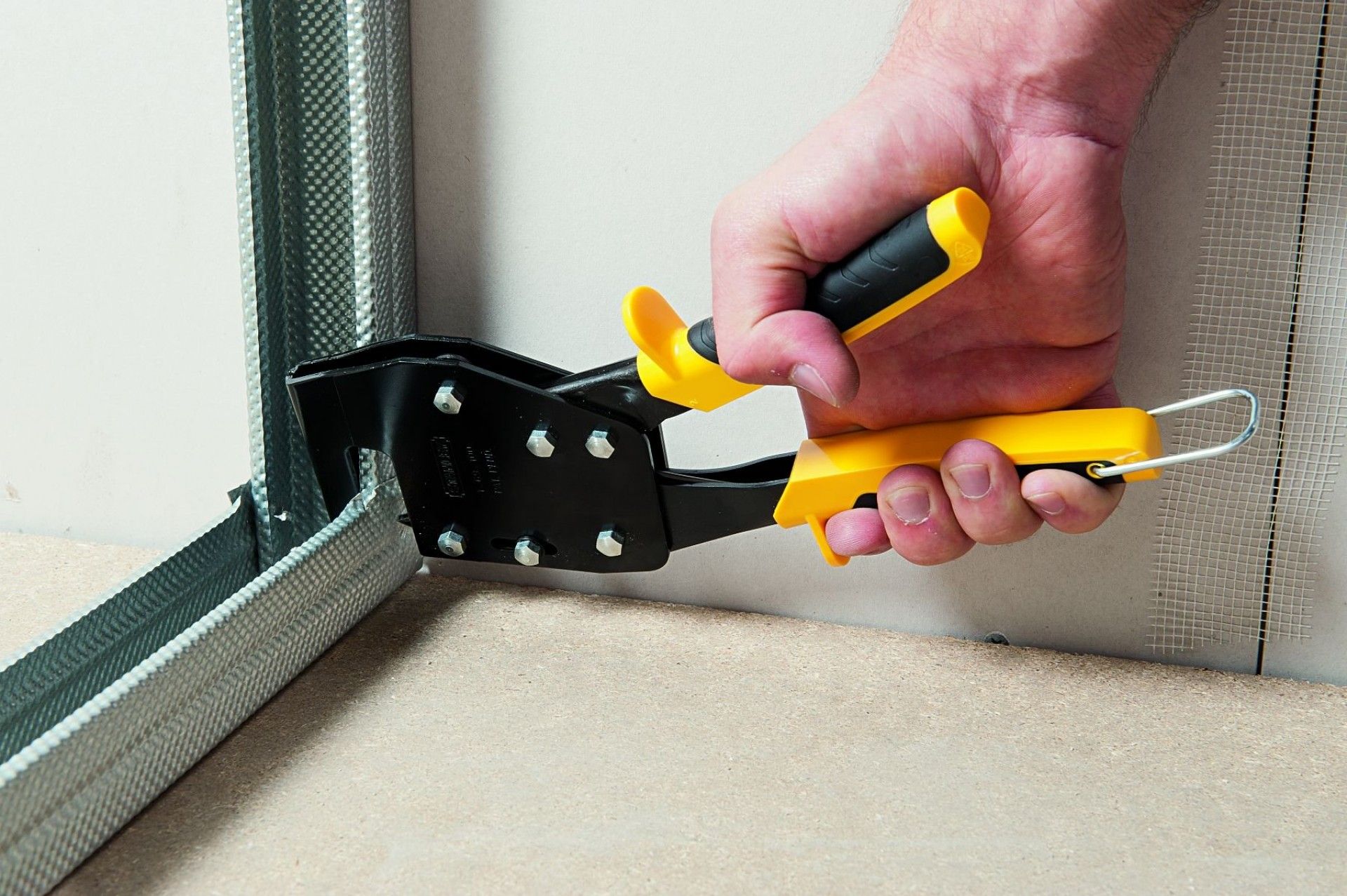 Alicate perfuração de perfis monomanual refª 1-69-100 STANLEY