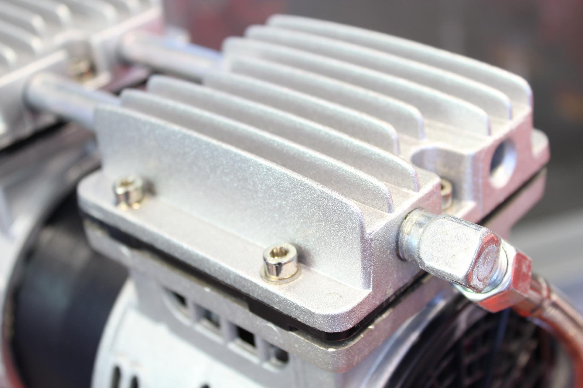 Compressor de Ar Monobloco, 24L, 0.75HP, Silencioso refª 09368 MADER