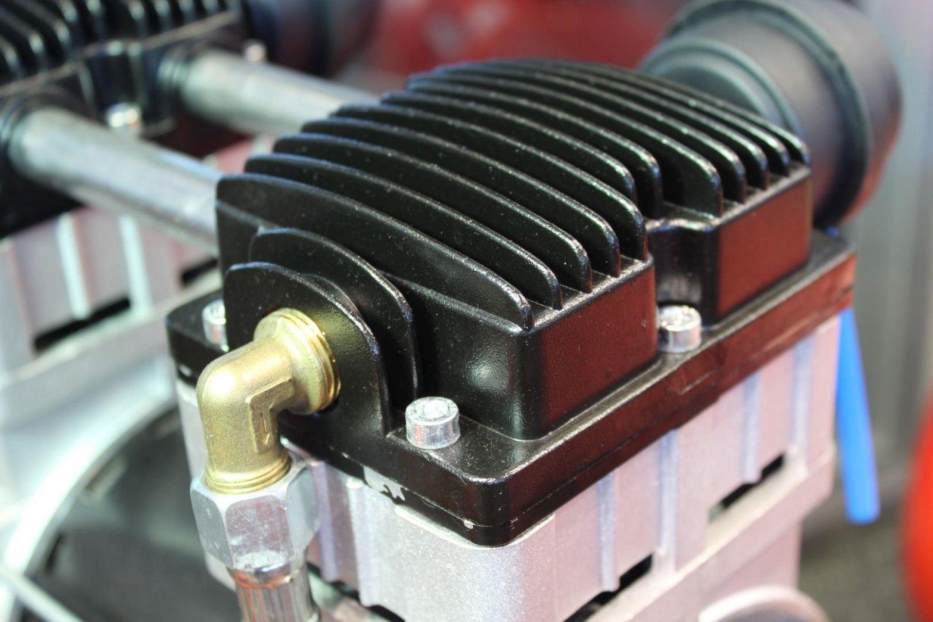 Compressor de Ar Monobloco, 100L, 2 HP, Silencioso refª 09370 MADER