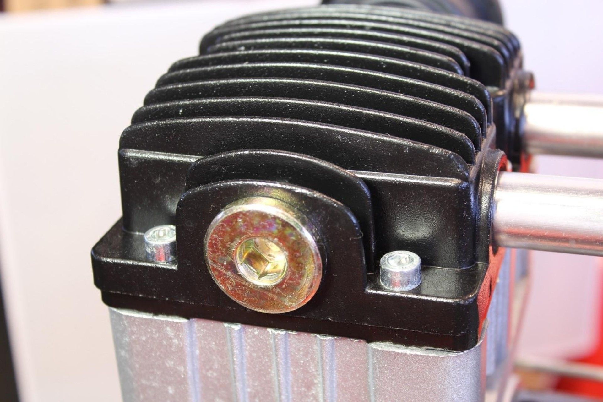 Compressor de Ar Monobloco, 100L, 2 HP, Silencioso refª 09370 MADER