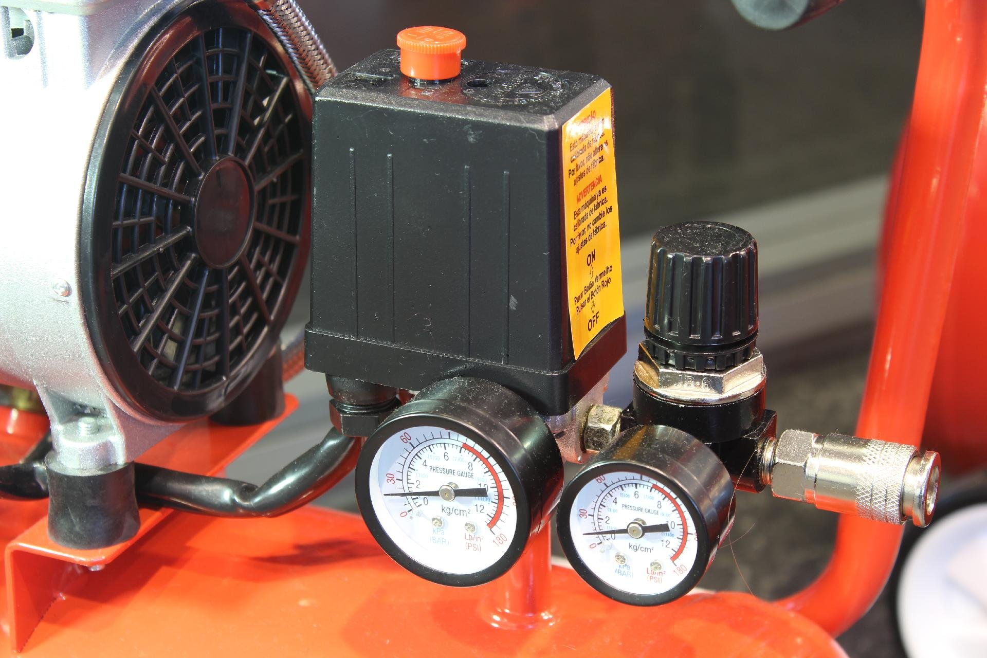 Compressor de Ar Monobloco, 24L, 0.75HP, Silencioso refª 09368 MADER