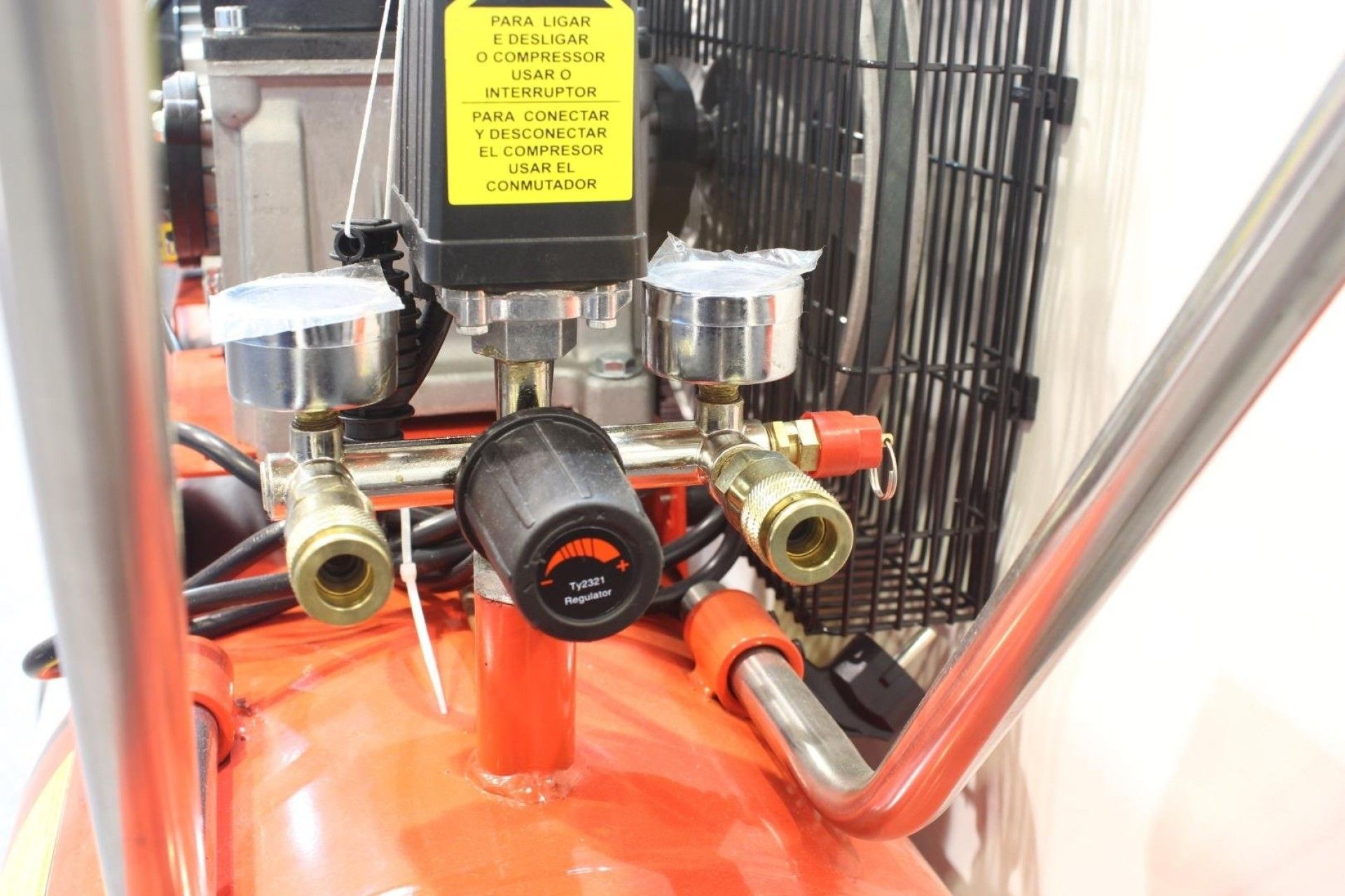 Compressor de Ar, com Correia, 100L, 3HP refª 09360 MADER