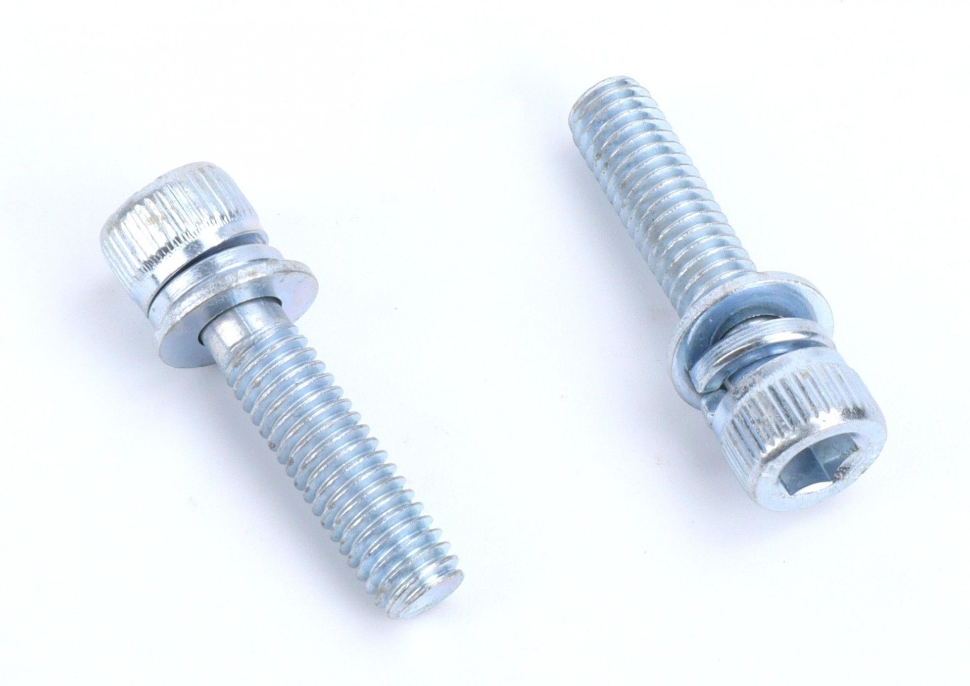 Abraçadeira para Resguardo de Roçadora, Tubo 26-28mm refª 03735 MADER