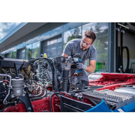 Aparafusadora impacto Bosch  GDS 18V-450 HC + 2 baterias 5.0Ah + carregador e mala 06019K4003