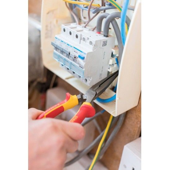 Alicate VDE 1000V Semi-redonda reta 200mm ref 0-84-007 STANLEY