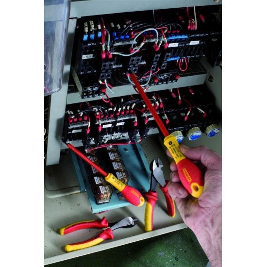CHAVE FENDAS ISOLADA 5,5x150 REF 0-65-413 STANLEY CHAVE FENDAS ISOLADA 5,5x150 REF 0-65-413 STANLEY