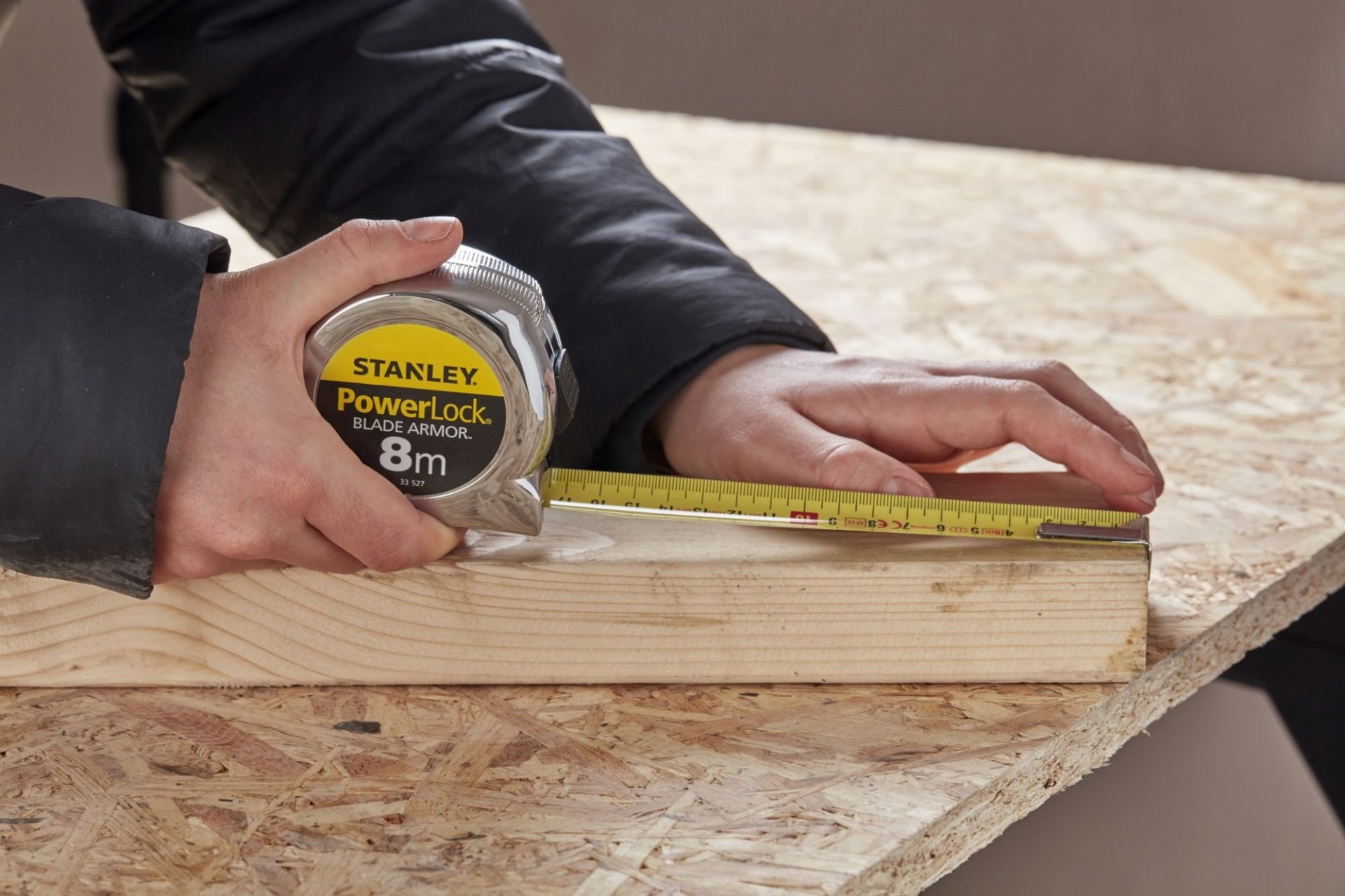 Fita Métrica POWERLOCK BladeArmor 8m refª 0-33-527 STANLEY