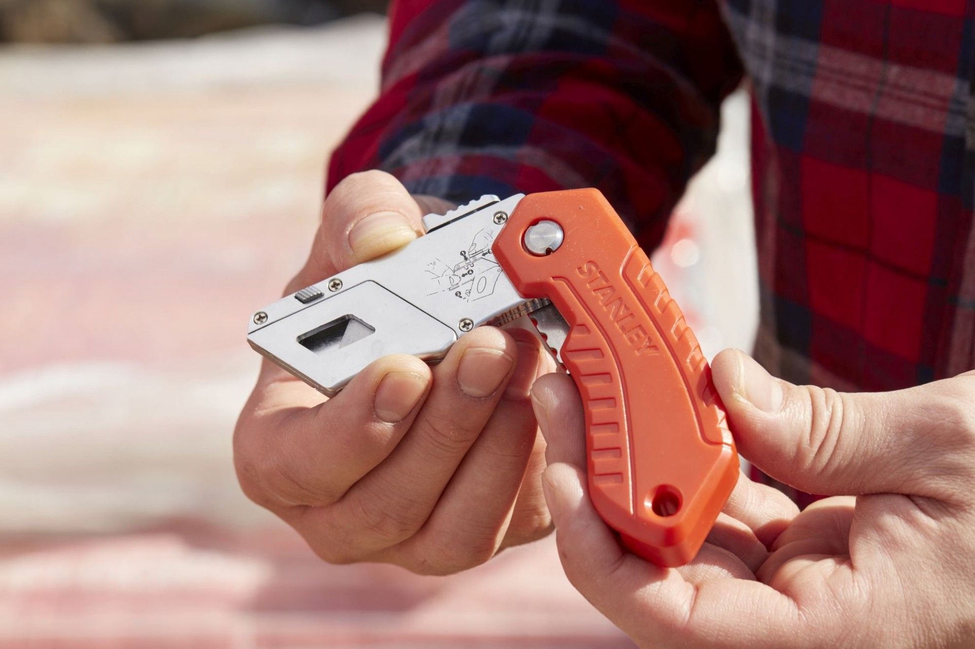 Faca de segurança dobrável refª 0-10-243 STANLEY