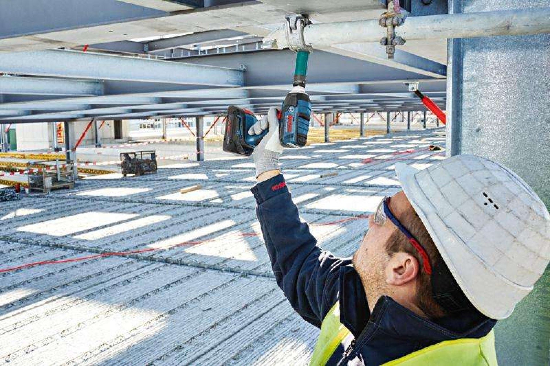 Kit ferramentas sem fio Aparafusadora GSR 18V-90 C + Chave impacto GDX 18V-210 C + Martelo GBH 18V-