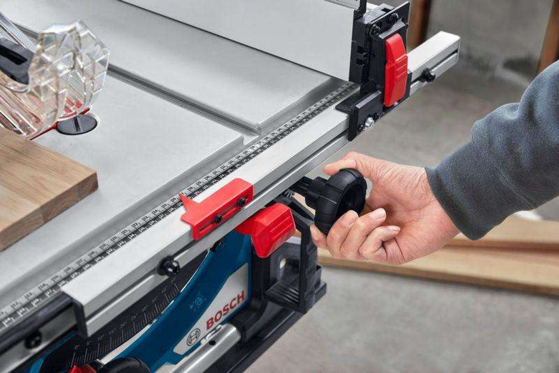 Serra mesa a bateria GTS 18V-70 Professional refª 0601B44100 BOSCH