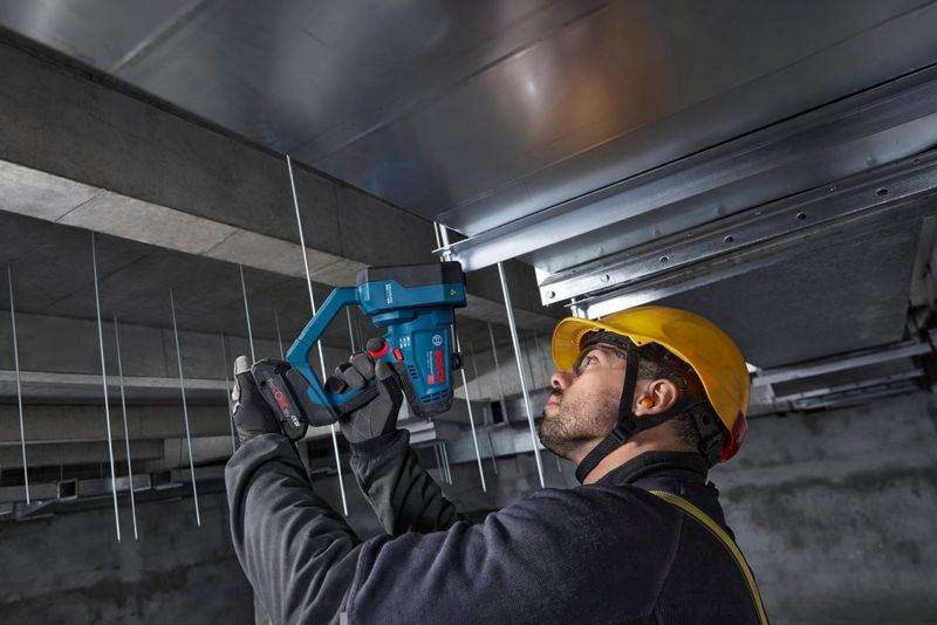 Cortadora de varão roscado a bateria GGC 18V-12 Professional refª 06019M8001 BOSCH