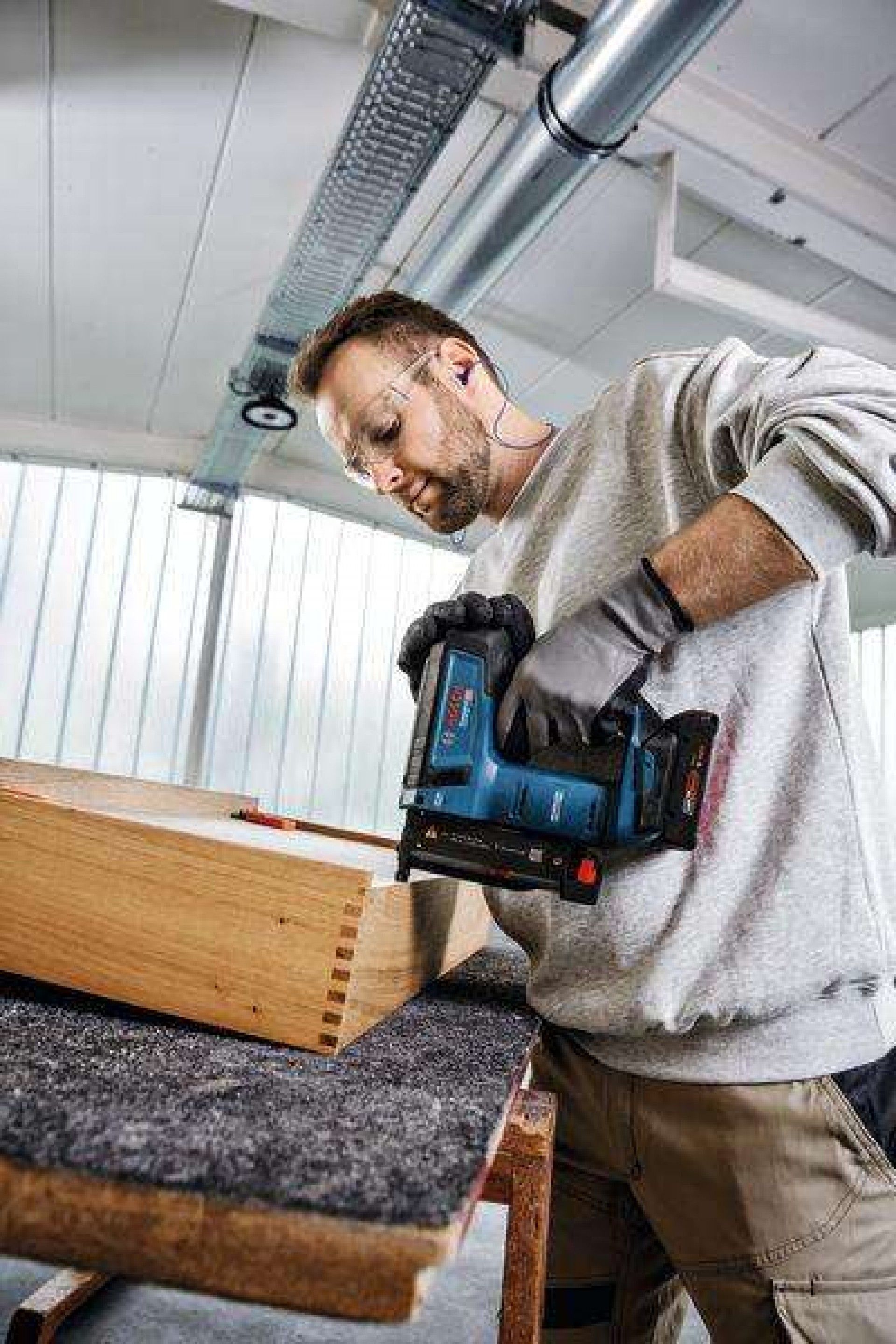 Pistola pregos sem fios GNH 18V-35 Professional refª 0601482701 BOSCH