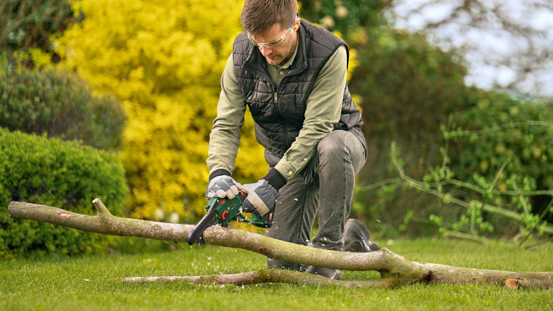 Serra de poda a bateria EasyChain 18V-15-7 (BT) refª 06008B8901 BOSCH