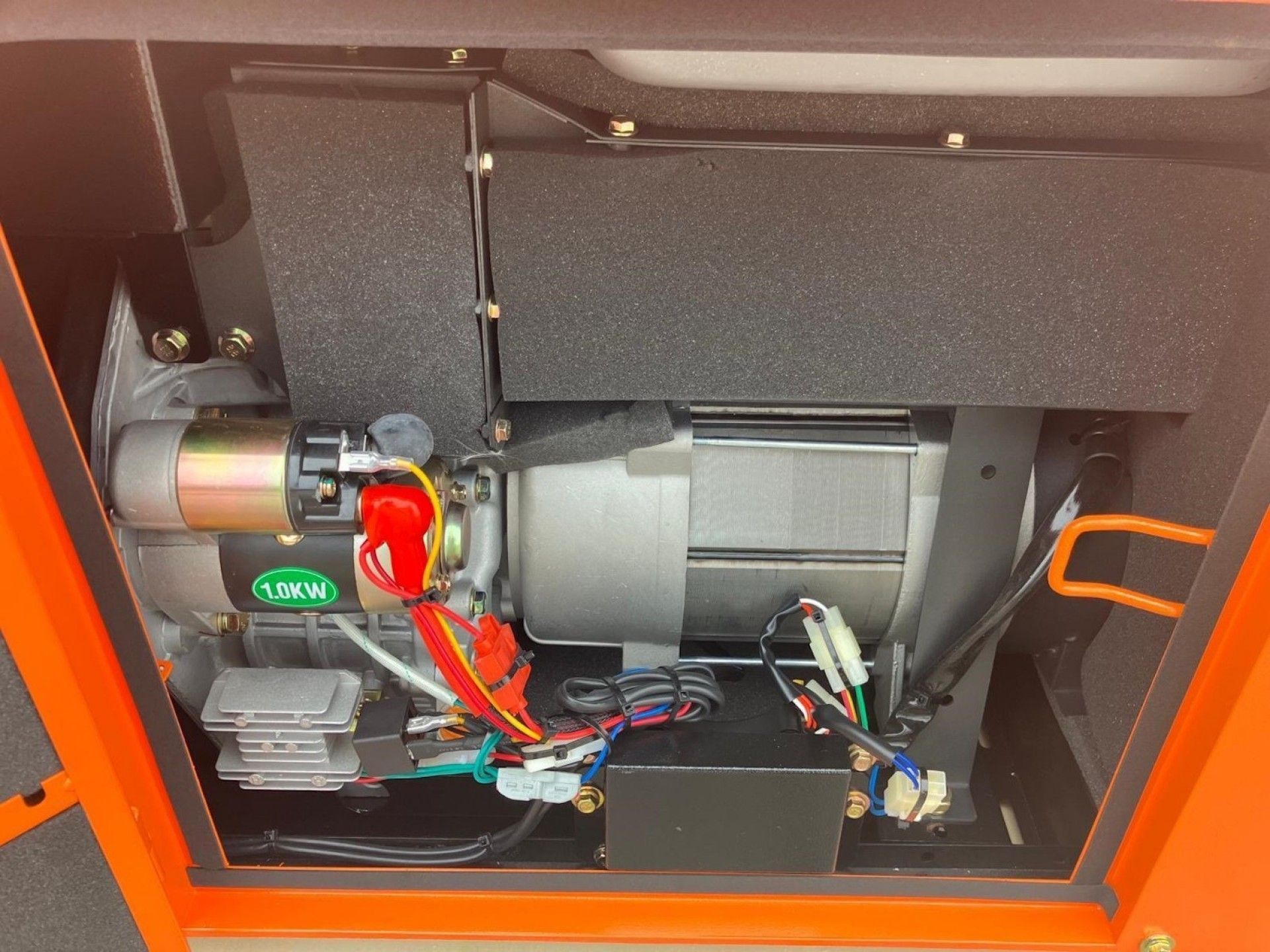 Gerador diesel silencioso 400/230v 7.9KVA refª BXGND7900E Black Decker