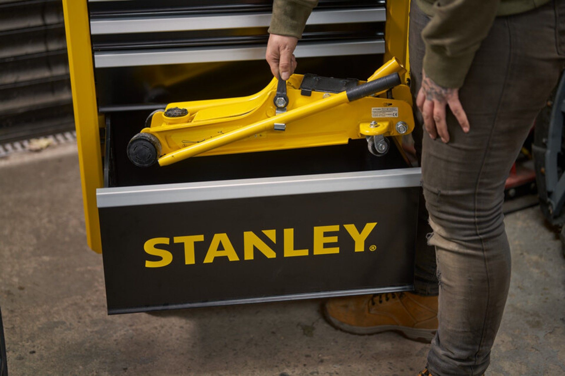 Macaco hidraulico 2T refª STMT81251-1 STANLEY