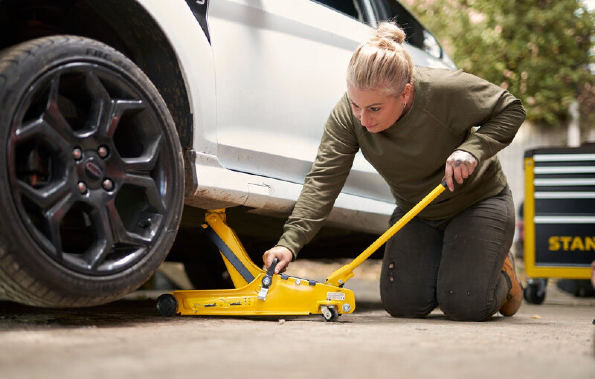 Macaco hidraulico 2T refª STMT81251-1 STANLEY