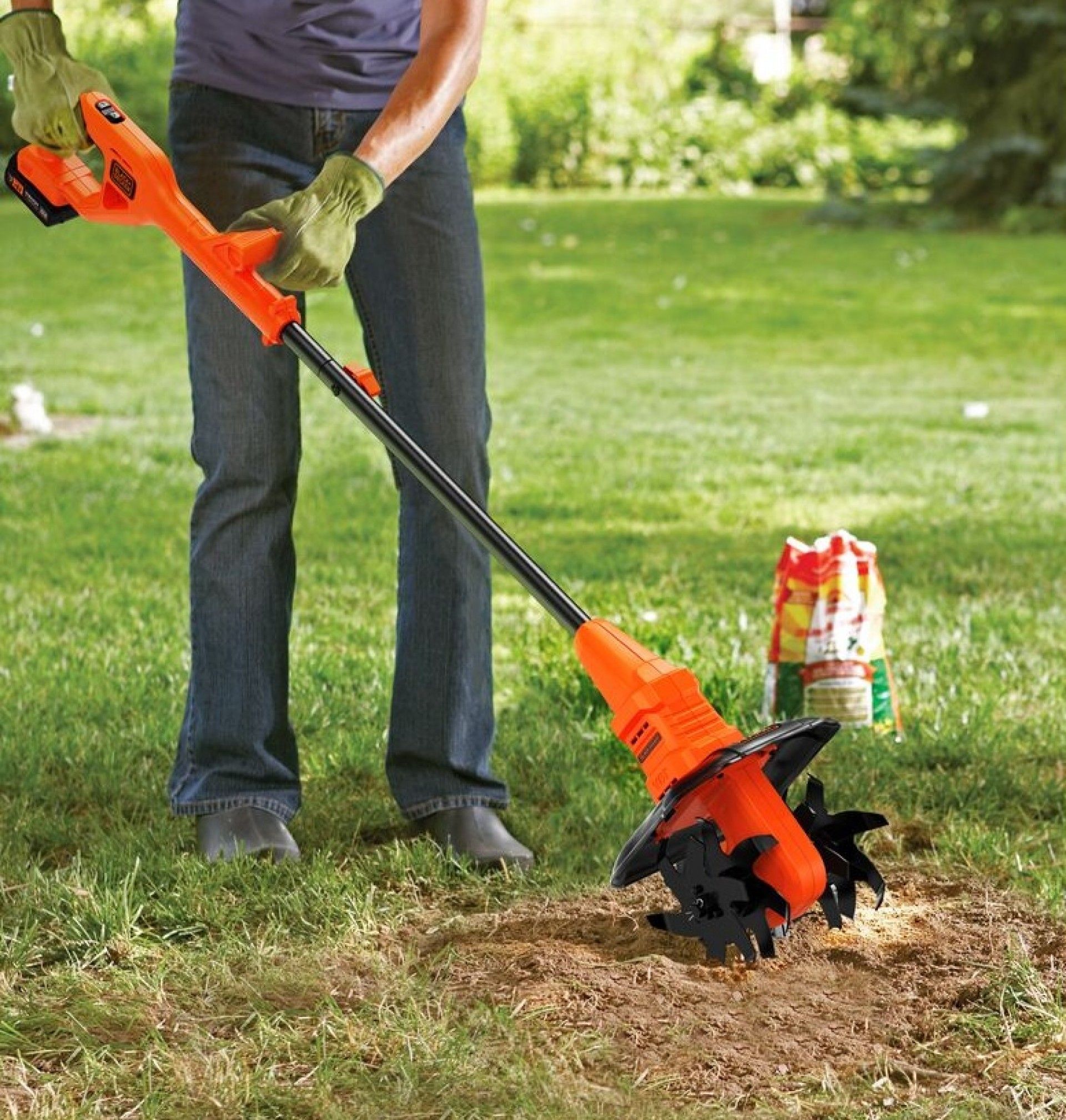 Enxada a Bateria 18V + bateria 2.0Ah refª BETL1820L-QW BLACK DECKER