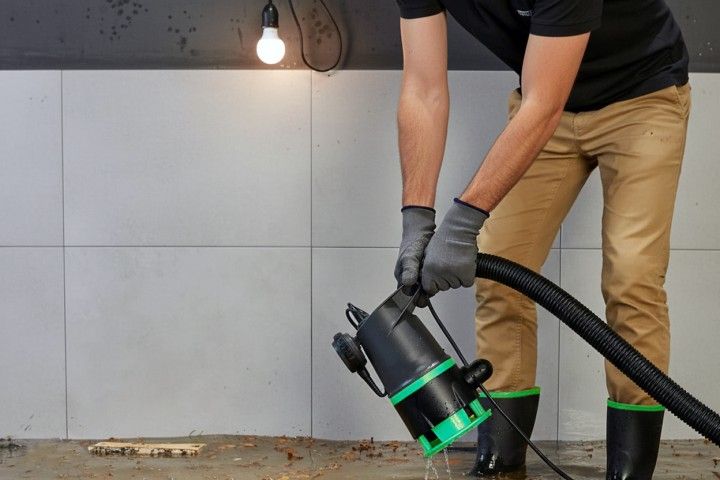 Inunda��o em casa? Guia Rel�mpago para escolher a Bomba Submers�vel que n�o o vai deixar ficar mal