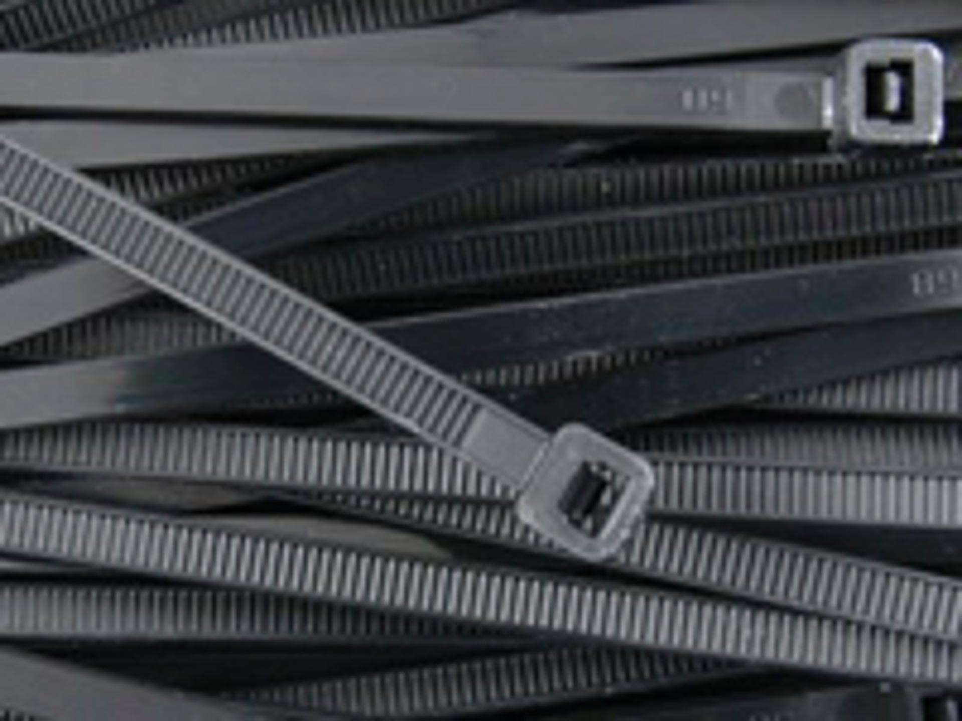 Abraç. serr. nylon MacFer ASN-P 3,5x 300mm preta refª 199.0062 MACFER